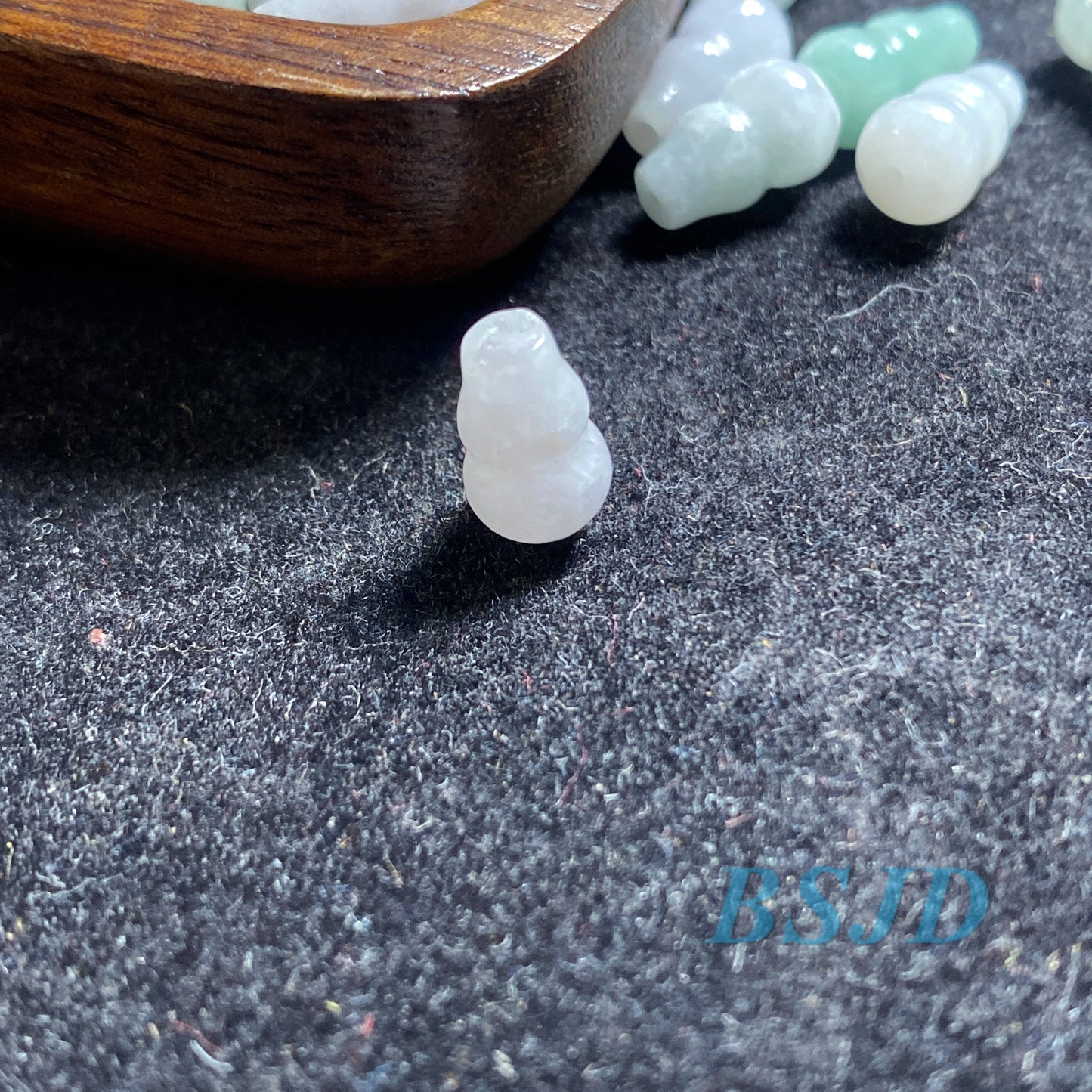 100 STÜCK (Großhandel) 6*9mm Cucurbit Form Grade A ICY Jade Burma Flache Rundheit Perlen Perle Chinesisch geschnitzt, Myanmar Jadeit grüne Jadeware