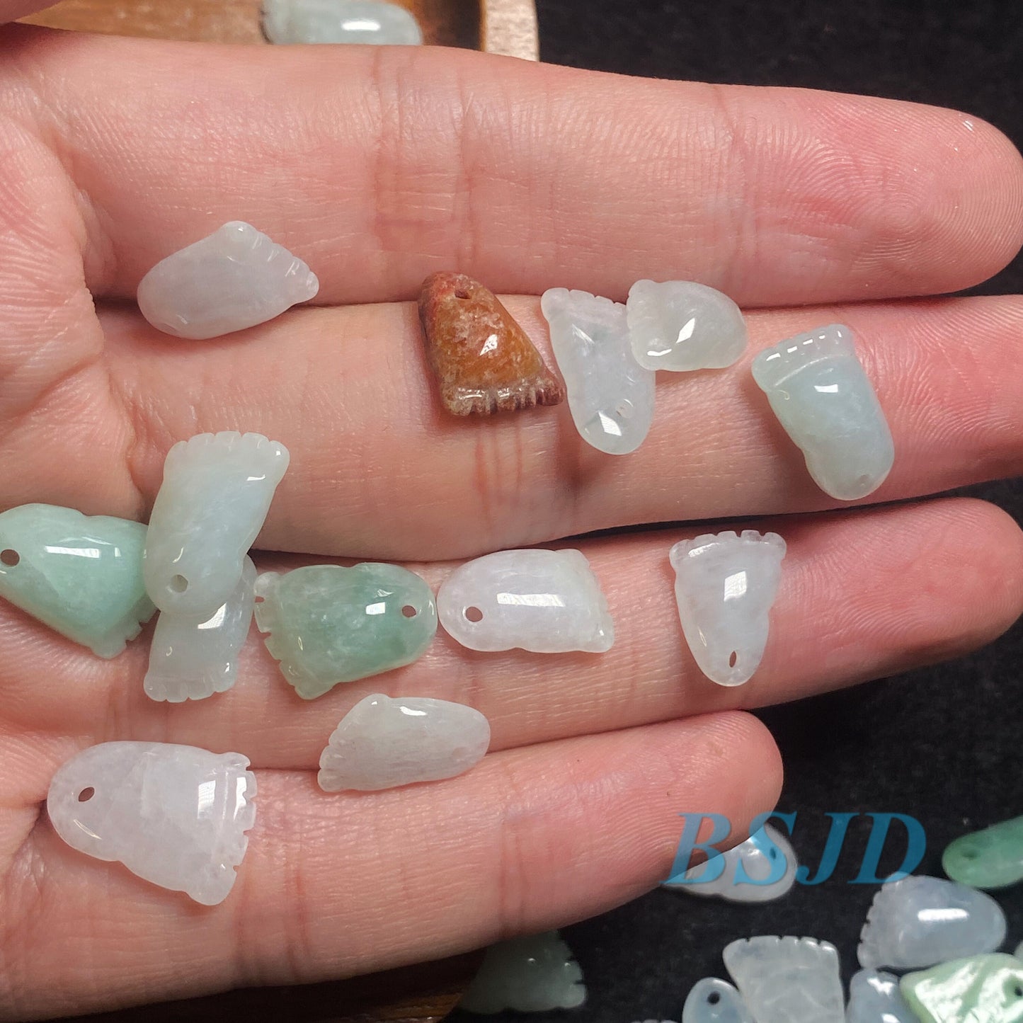 100 Stück 12*9mm Grade A Jade Fußform Typ A Jadeit grüne Jade Burma Jadeit Perle Perle Baby Anhänger Myanmar Glas Jadeit DIY Ohrringe 翡翠A货
