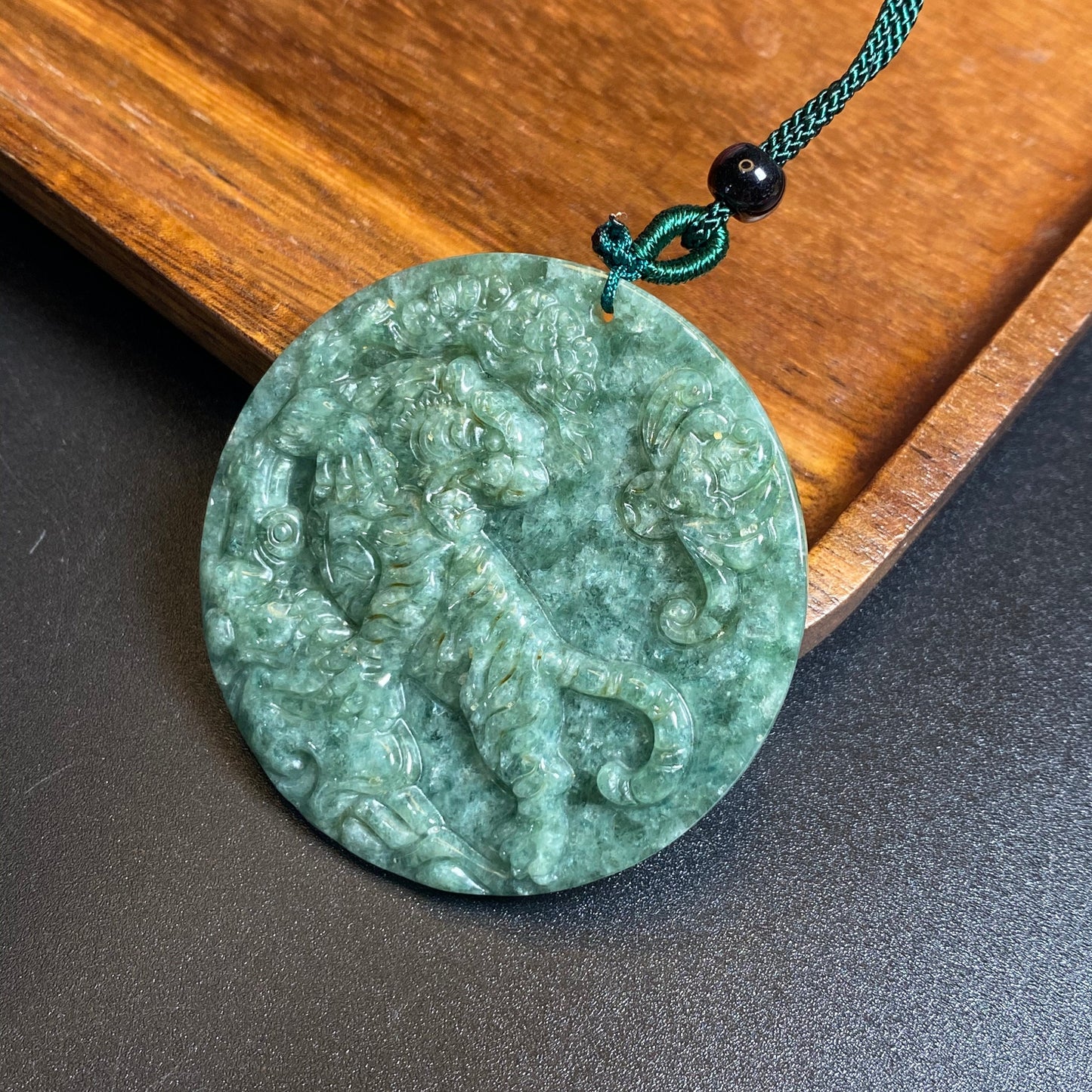 Mächtiger Tigerkopf Grade A Jade Burma Jadeit Perlen Tigergesicht Anhänger Typ A Jade Ice Myanmar Jadeit DIY Halskette Jade Geschenk Charms Ornament