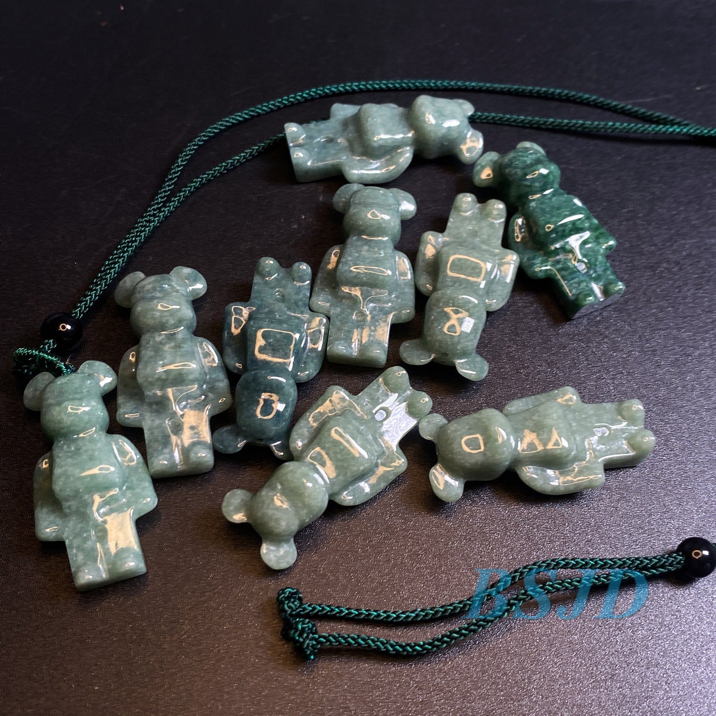 Natürlicher Schwarz Grüner Jadeit 3D Niedlicher Bär Guatemaltekischer Jadeit Cartoon Ohrringe Burma Jadeit Grade A Jade DIY Anhänger Kind Jade Geschenk
