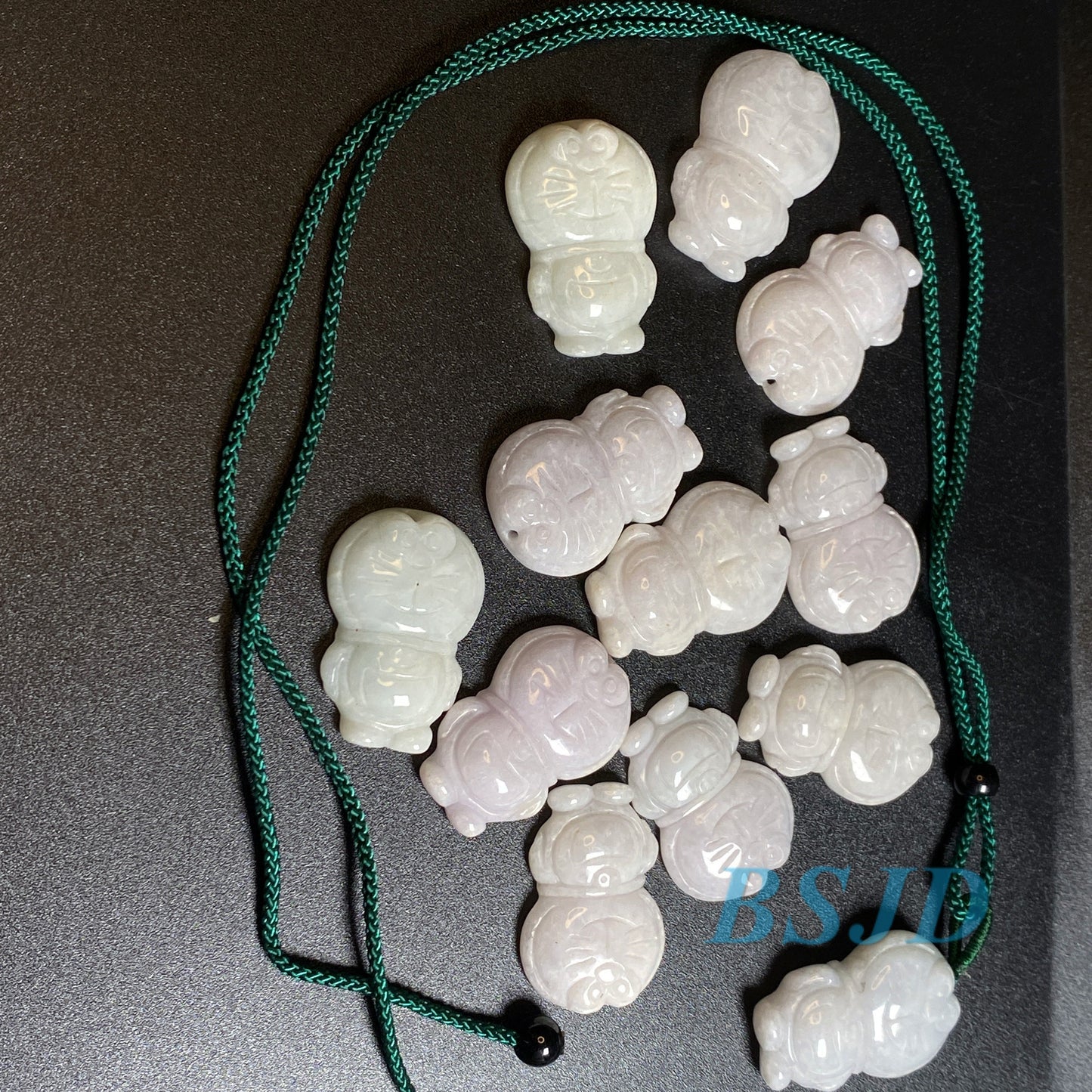 Großhandel Cartoon Doraemon Jadeit Anhänger Natur Grade A Jade Perle Burma Jade Babt Kinder Kind Mädchen DIY Cartoon Perlen Anhänger