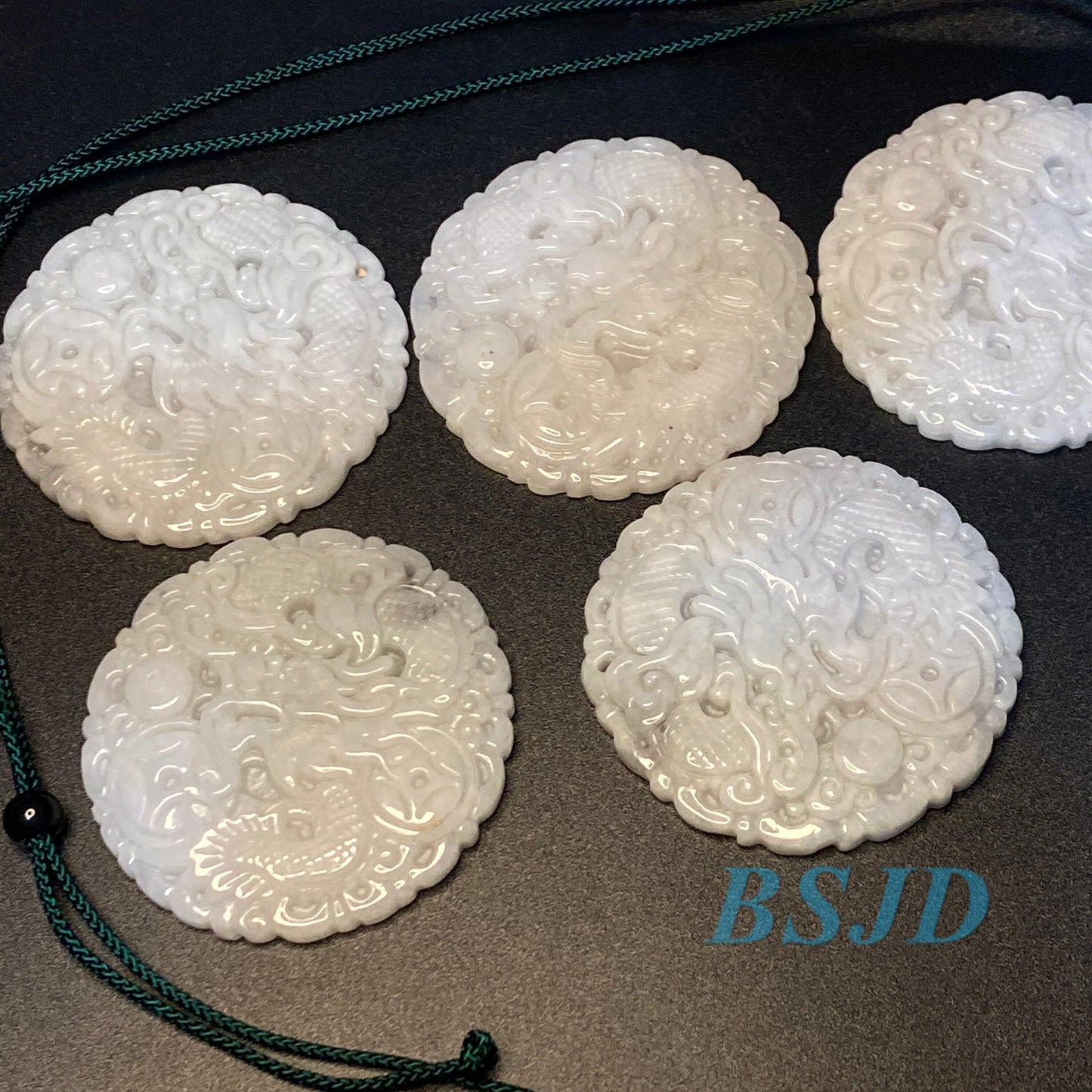 1Pcs Grade A JADE dragon Pendant Green Jade ICE Jadeite New year birthday gift men's Pendant green jadeite Pixiu kylin