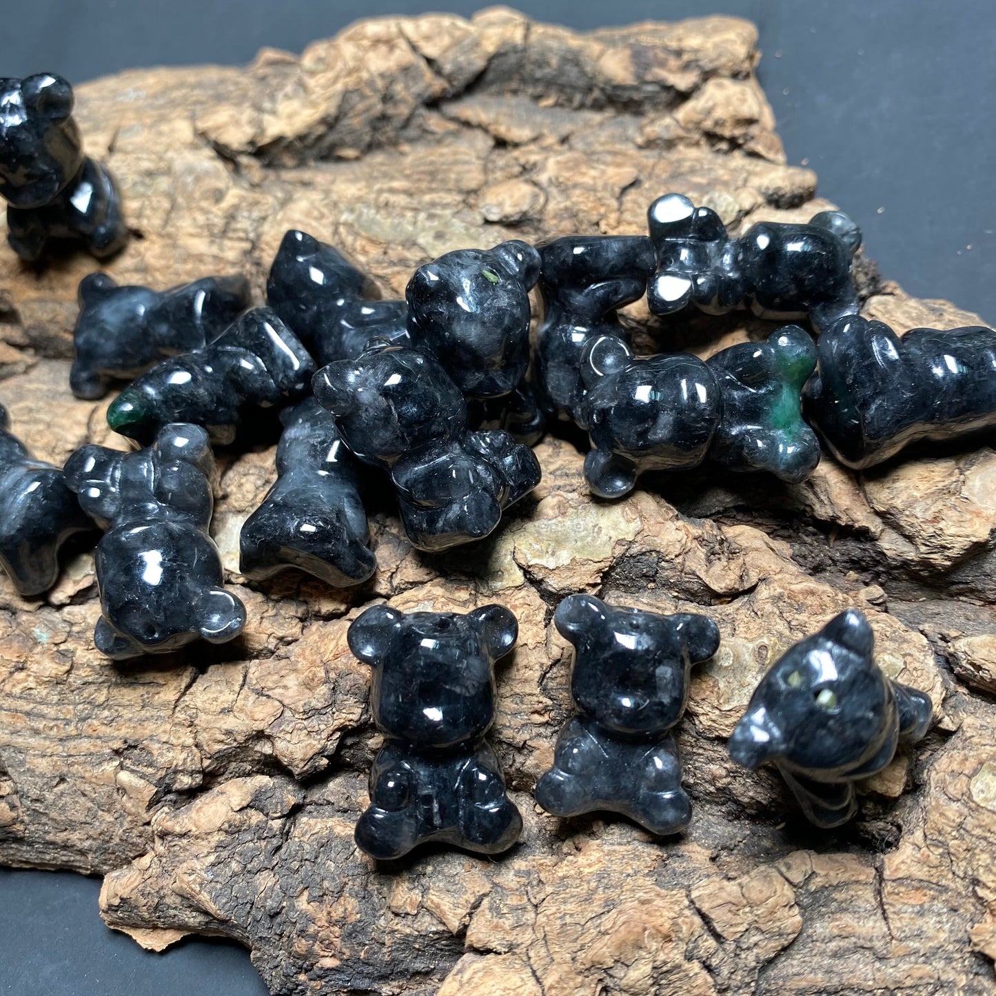 Natürlicher schwarzer Jadeit, süßer Bär, guatemaltekischer Jadeit, Güteklasse A, DIY-Anhänger, Kinder-Jade, Geschenk