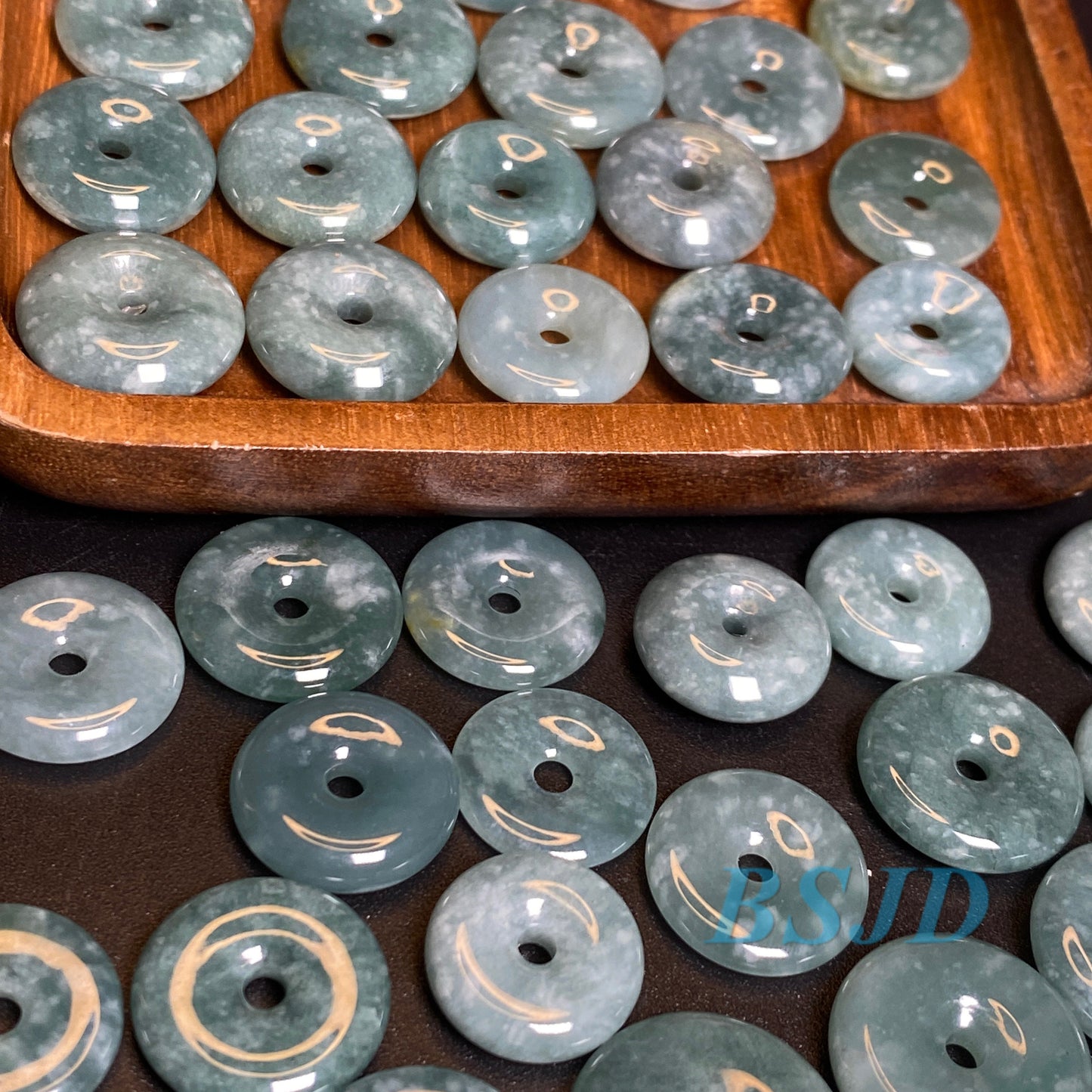 Natürlicher Schneeflocken-hellblauer guatemaltekischer Jadeit-Blaugrad Grade A Jade-Donut-Anhänger Ohrringe Perlen Guatemala-Jade-Donut