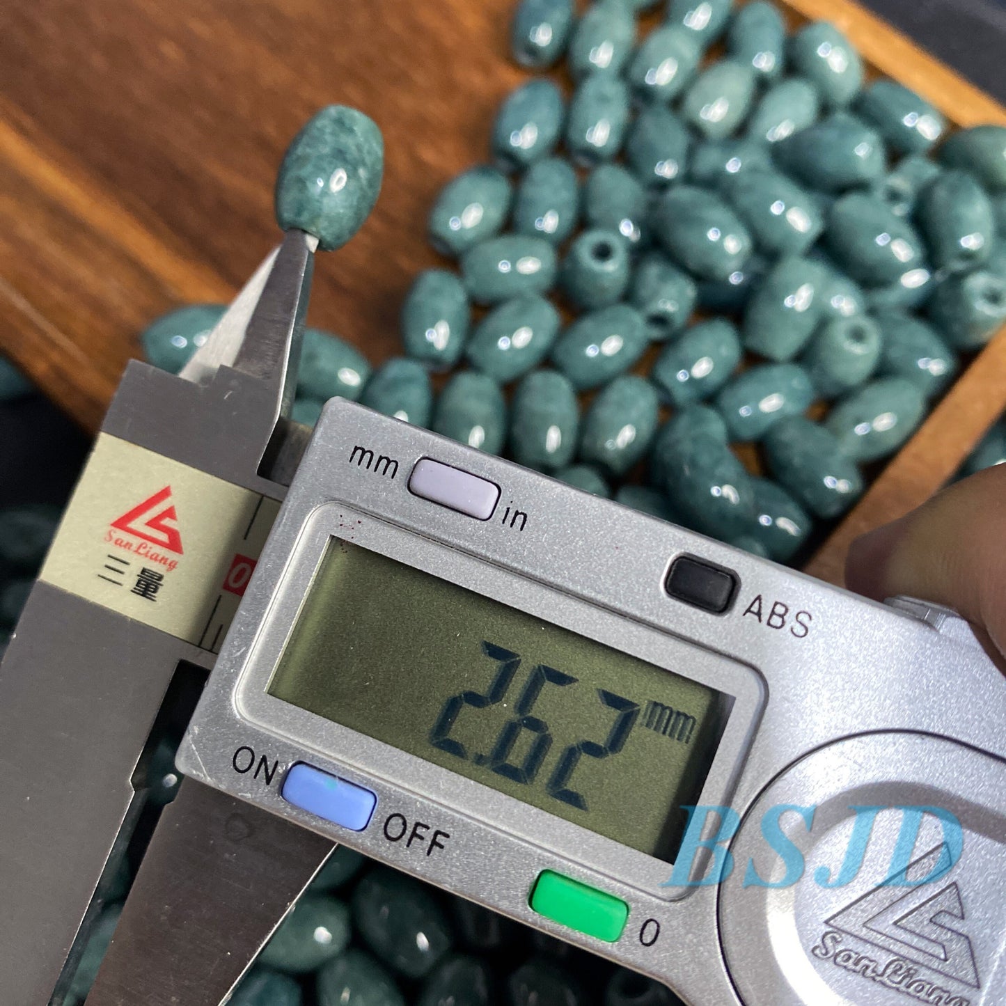 Natürlicher süßer ovaler guatemaltekischer Jadeit, hell durchscheinende blaue Jade der Güteklasse A, DIY-Ohrringe, Perlen aus Guatemala-Jade-Anhängerperle