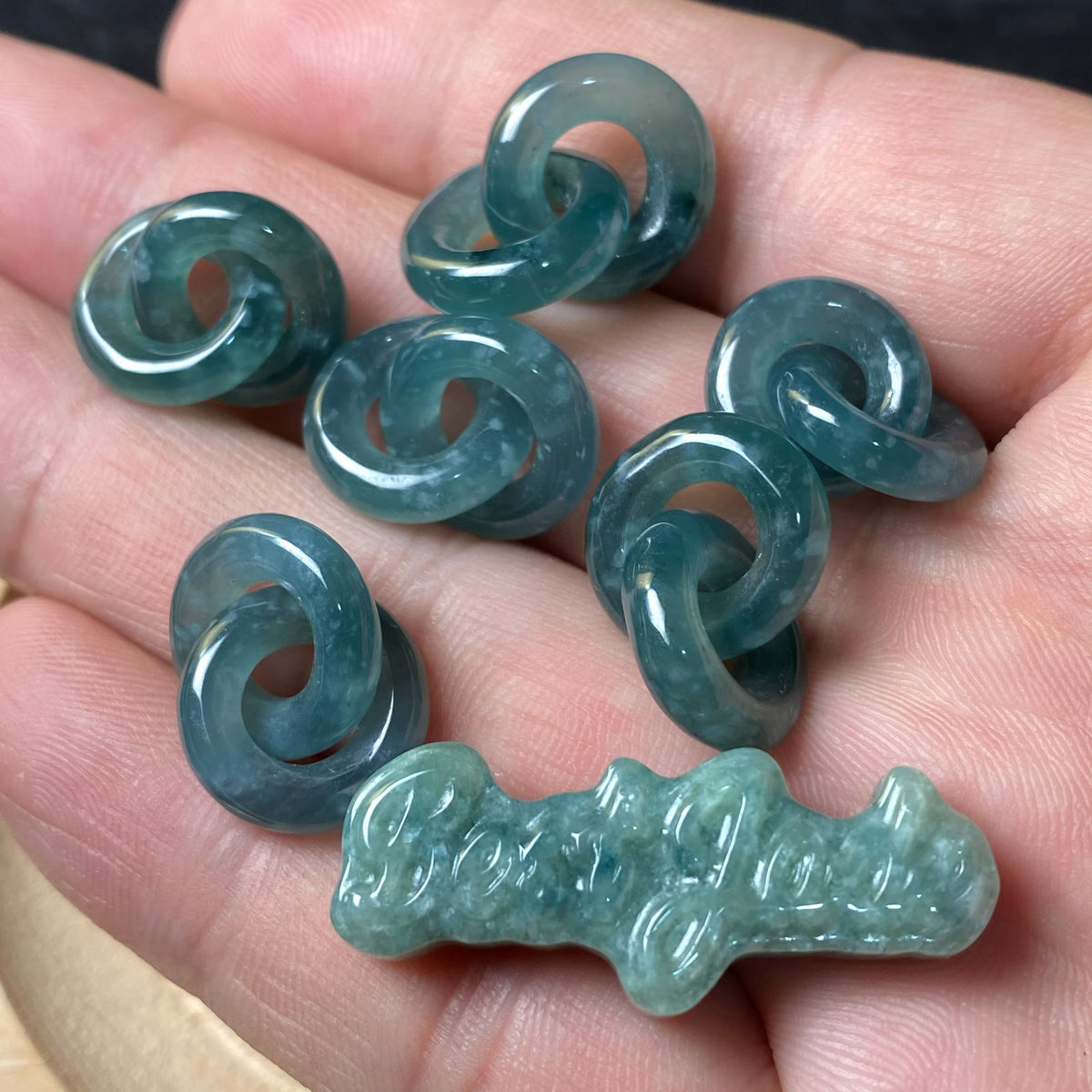 Große Lochperlen Natürlicher guatemaltekischer Jadeit Helldurchscheinende blaue Jade der Güteklasse A DIY-Ohrringe Perle Guatemala-Jade-Anhängerperle