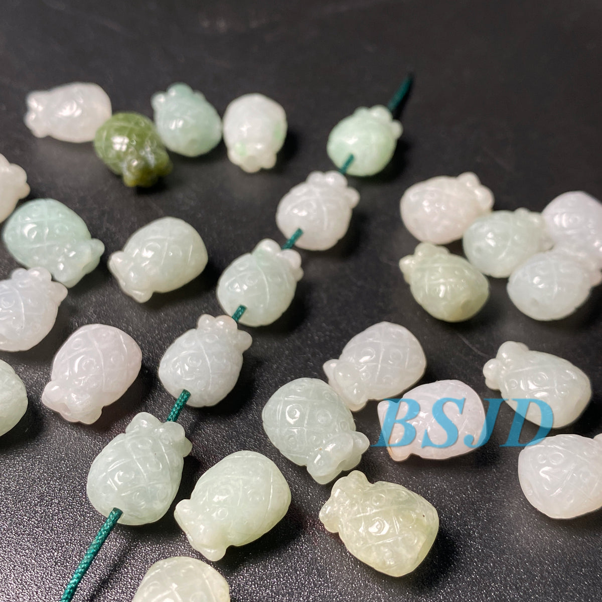 Große Lochperlen Natürlicher guatemaltekischer Jadeit Helldurchscheinende blaue Jade der Güteklasse A DIY-Ohrringe Perle Guatemala-Jade-Anhängerperle