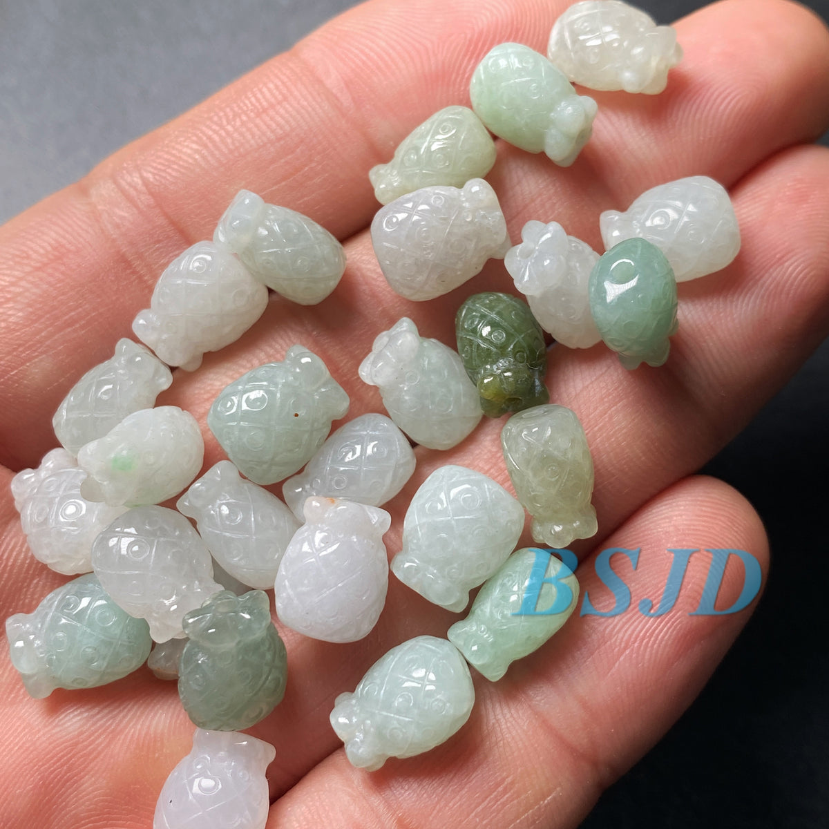 Große Lochperlen Natürlicher guatemaltekischer Jadeit Helldurchscheinende blaue Jade der Güteklasse A DIY-Ohrringe Perle Guatemala-Jade-Anhängerperle