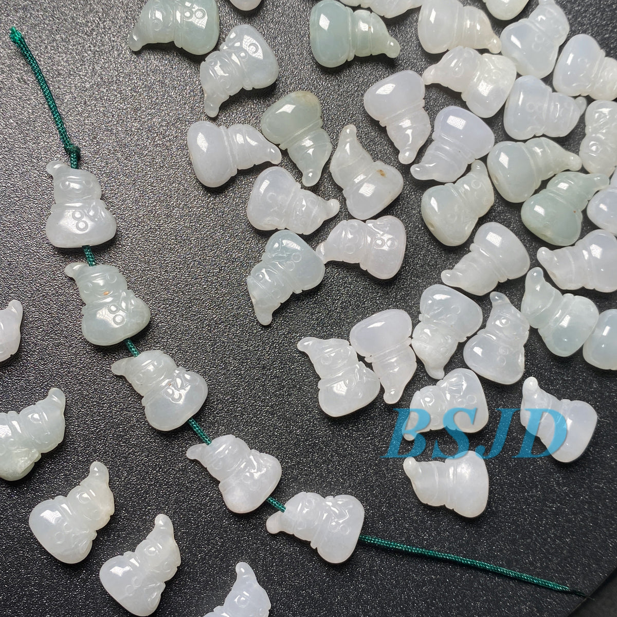 Große Lochperlen Natürlicher guatemaltekischer Jadeit Helldurchscheinende blaue Jade der Güteklasse A DIY-Ohrringe Perle Guatemala-Jade-Anhängerperle