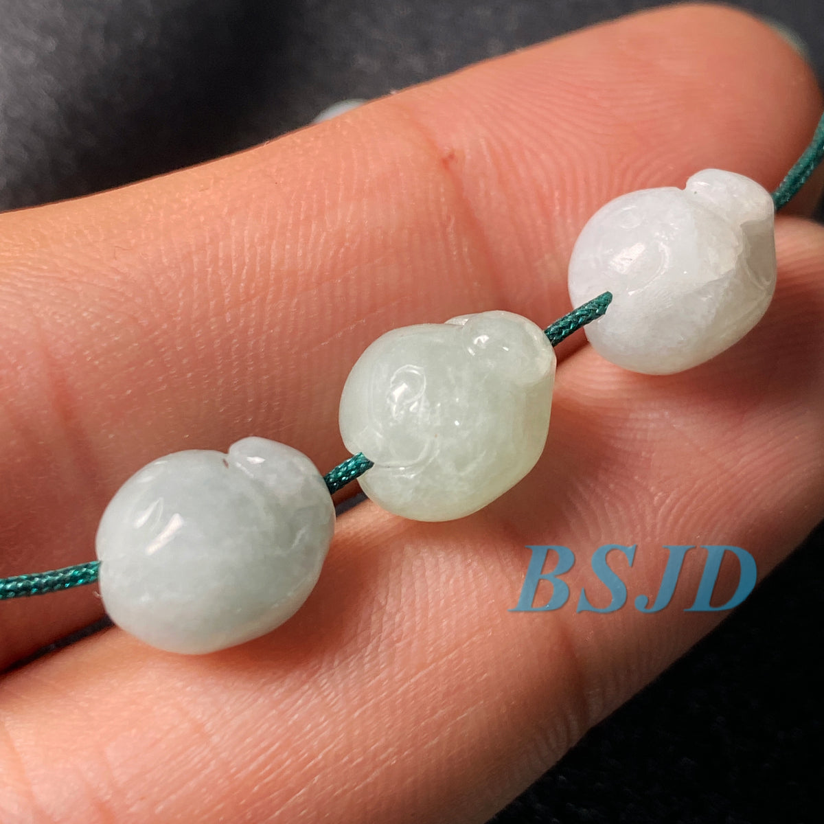 Große Lochperlen Natürlicher guatemaltekischer Jadeit Helldurchscheinende blaue Jade der Güteklasse A DIY-Ohrringe Perle Guatemala-Jade-Anhängerperle