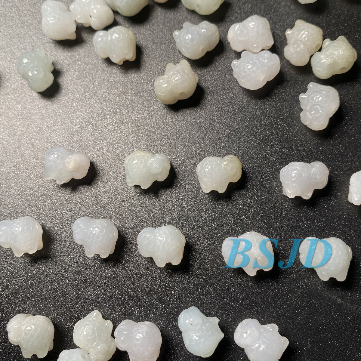 Große Lochperlen Natürlicher guatemaltekischer Jadeit Helldurchscheinende blaue Jade der Güteklasse A DIY-Ohrringe Perle Guatemala-Jade-Anhängerperle
