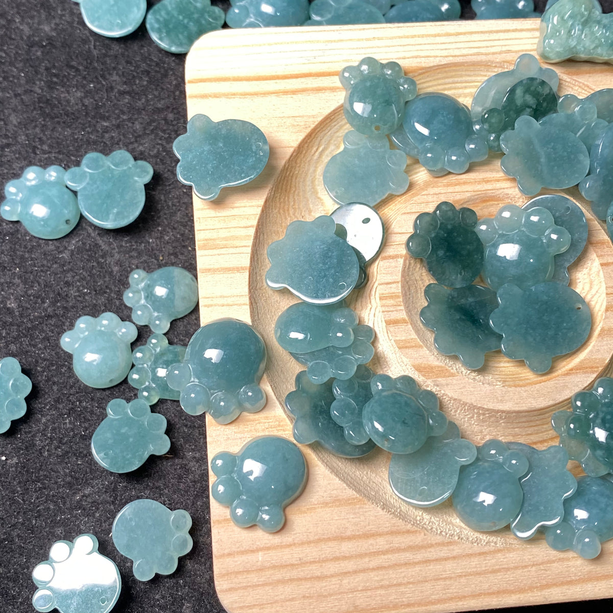 Große Lochperlen Natürlicher guatemaltekischer Jadeit Helldurchscheinende blaue Jade der Güteklasse A DIY-Ohrringe Perle Guatemala-Jade-Anhängerperle