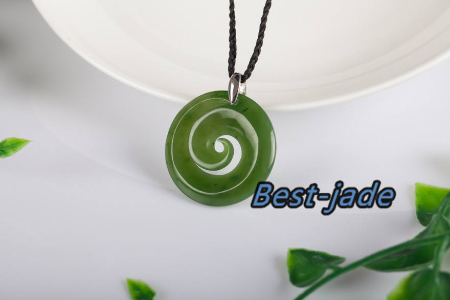 Apple Green Hei Toki Pendant Necklace NZ NEW ZEALAND Maori Style Bc Greenstone Nephrite jade Pounamu Black string  Safeness button nrp006