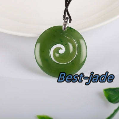 Apple Green Hei Toki Pendant Necklace NZ NEW ZEALAND Maori Style Bc Greenstone Nephrite jade Pounamu Black string  Safeness button nrp006