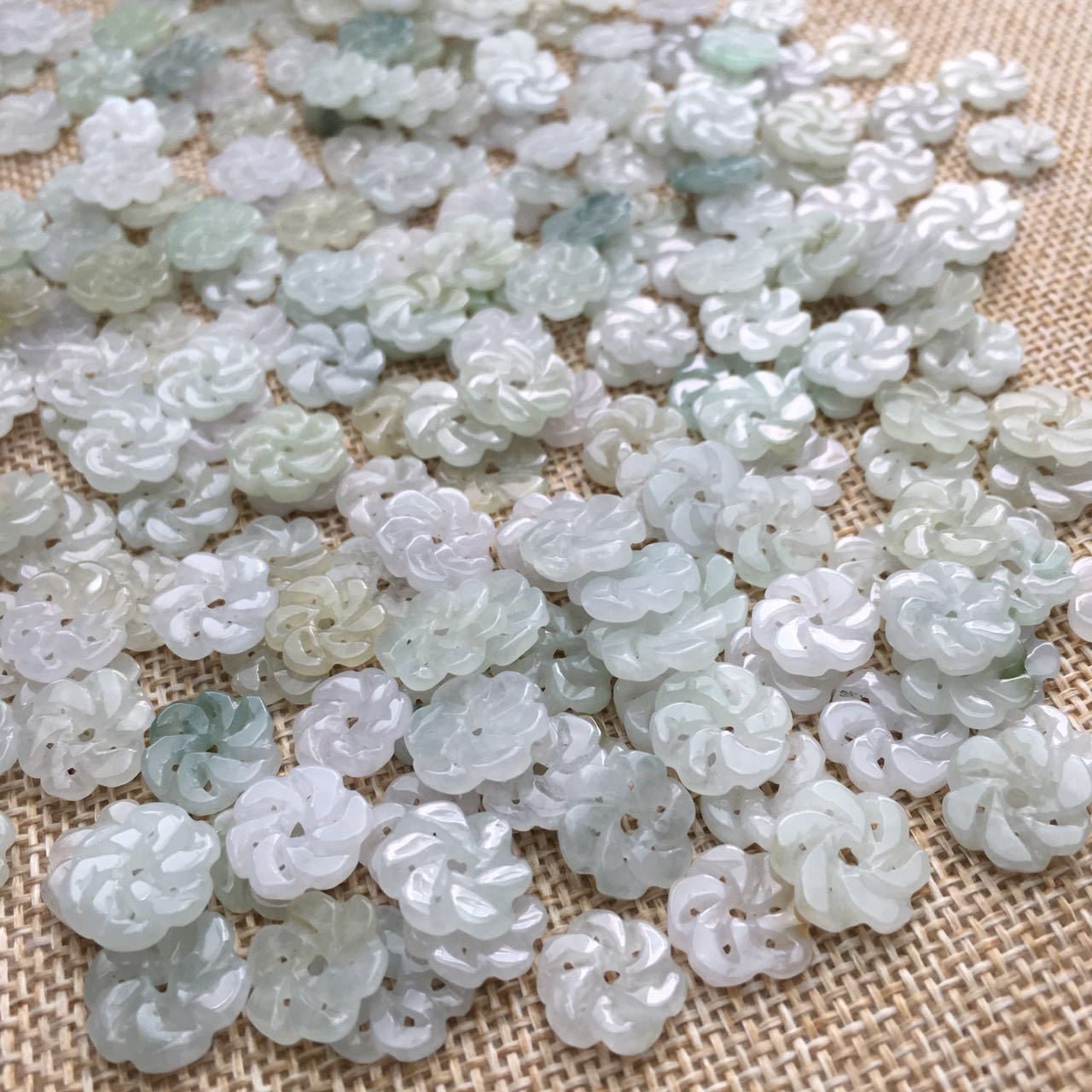 30Pcs 13mm Flower Shape Grade A Jade Burma jadeite Beads Perle Myanmar Jadeite DIY jade earrings , jade necklace , jade jewelry