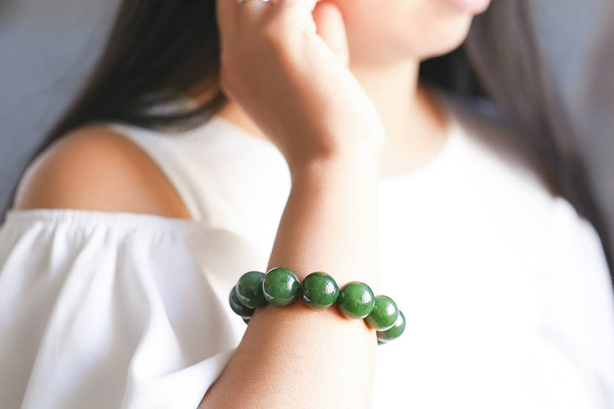 Canadian jasper A Grade 18mm Apple Green Nephrite Jade Ball Beads Bangle Bracelet Pounamu Maori Nephrite Greenstone Jasper Strand BC jade