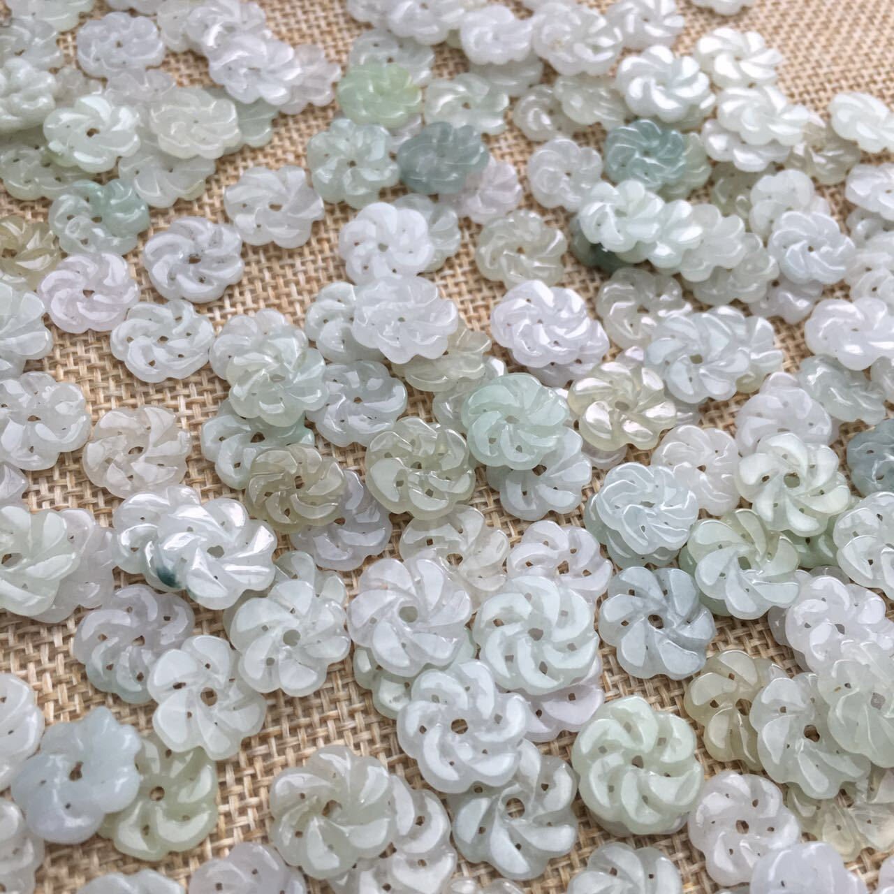 30Pcs 13mm Flower Shape Grade A Jade Burma jadeite Beads Perle Myanmar Jadeite DIY jade earrings , jade necklace , jade jewelry