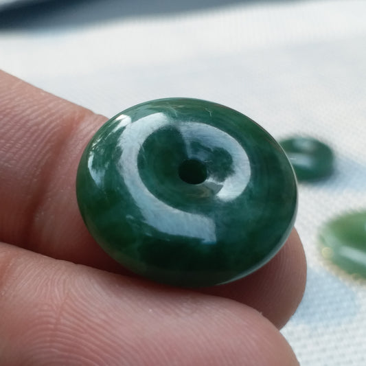 Donut shape Apple Green Small Pendant Necklace NZ  Maori Style Greenstone Nephrite jade Pounamu Flat Disc Donut bc greenstone