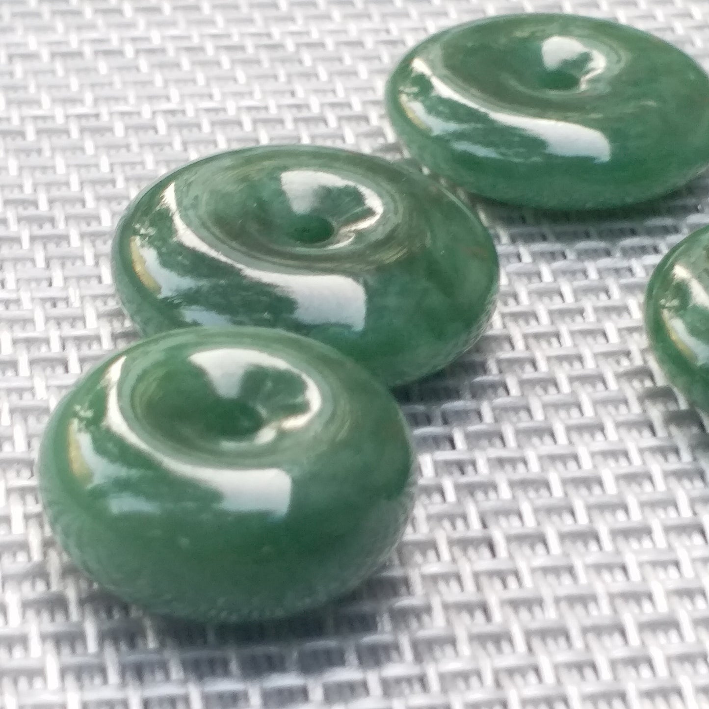 Donut shape Apple Green Small Pendant Necklace NZ  Maori Style Greenstone Nephrite jade Pounamu Flat Disc Donut bc greenstone