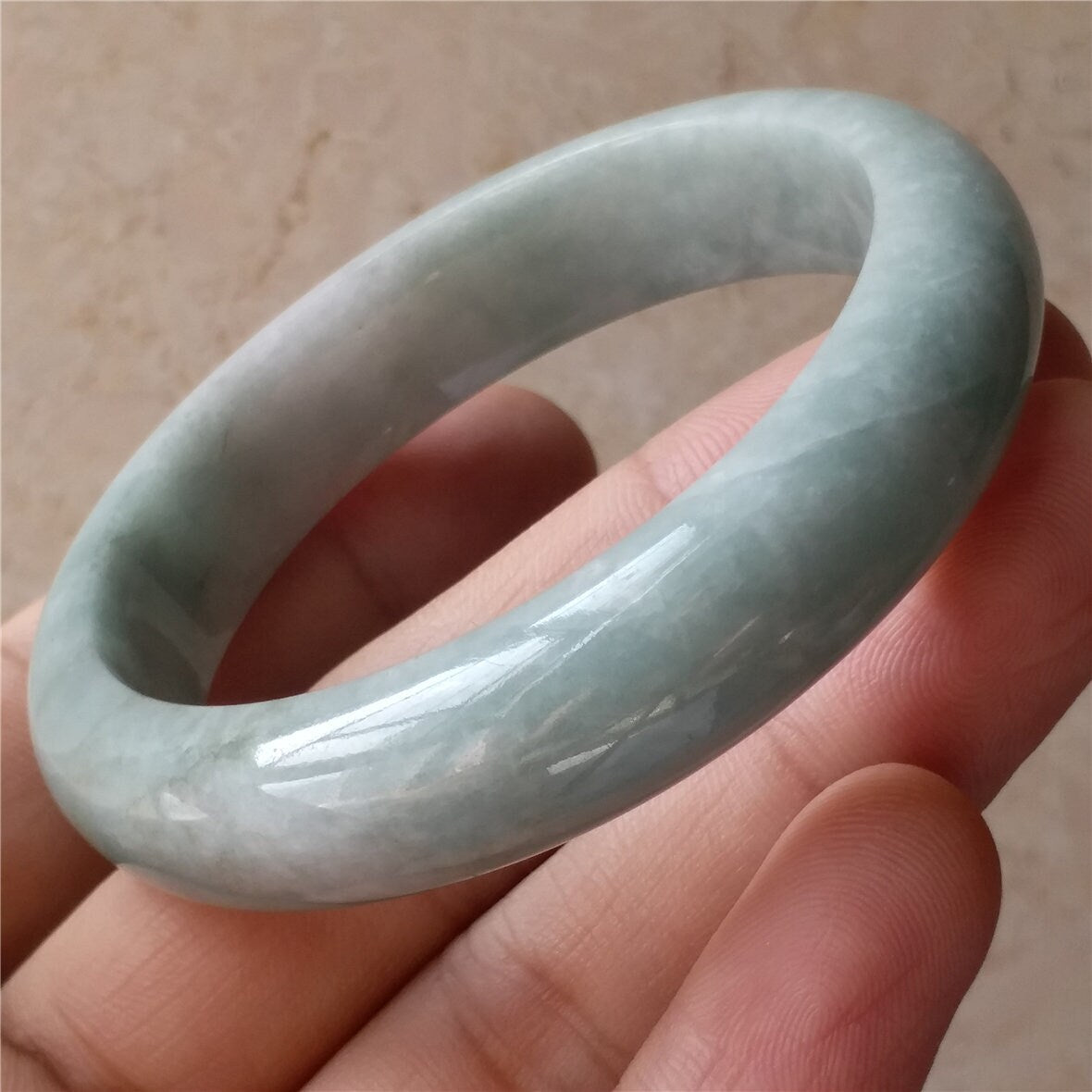 55,6 mm hellgrüner natürlicher Jade der Güteklasse A, handgeschnitztes Armband, Armreif, Damenkette, Jadeit, Typ A-Stein, Armreife