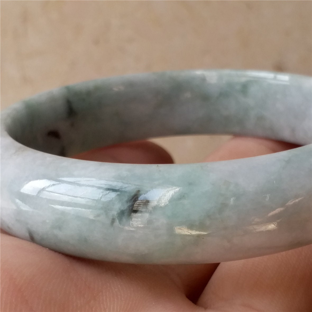 58,7 mm hellgrüner natürlicher Jade der Güteklasse A, handgeschnitztes Armband, Armreif, Damenkette, Jadeit, Typ A-Stein, Armreife