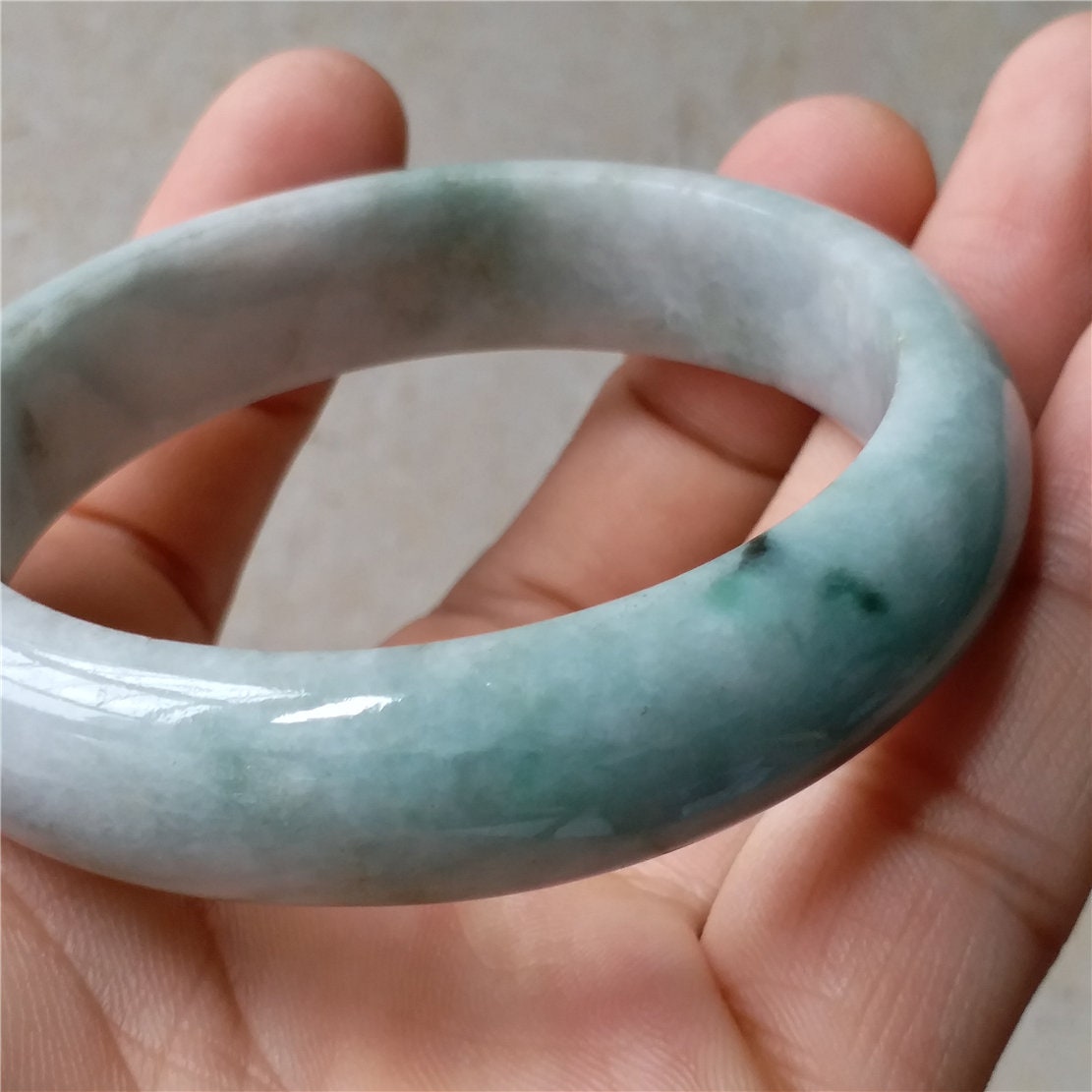 55,6 mm hellgrüne Jade der Güteklasse A, natürliche Jade, handgeschnitzt, Armreif, Damenkette, Jadeit, Typ A-Stein, armreife Armbänder