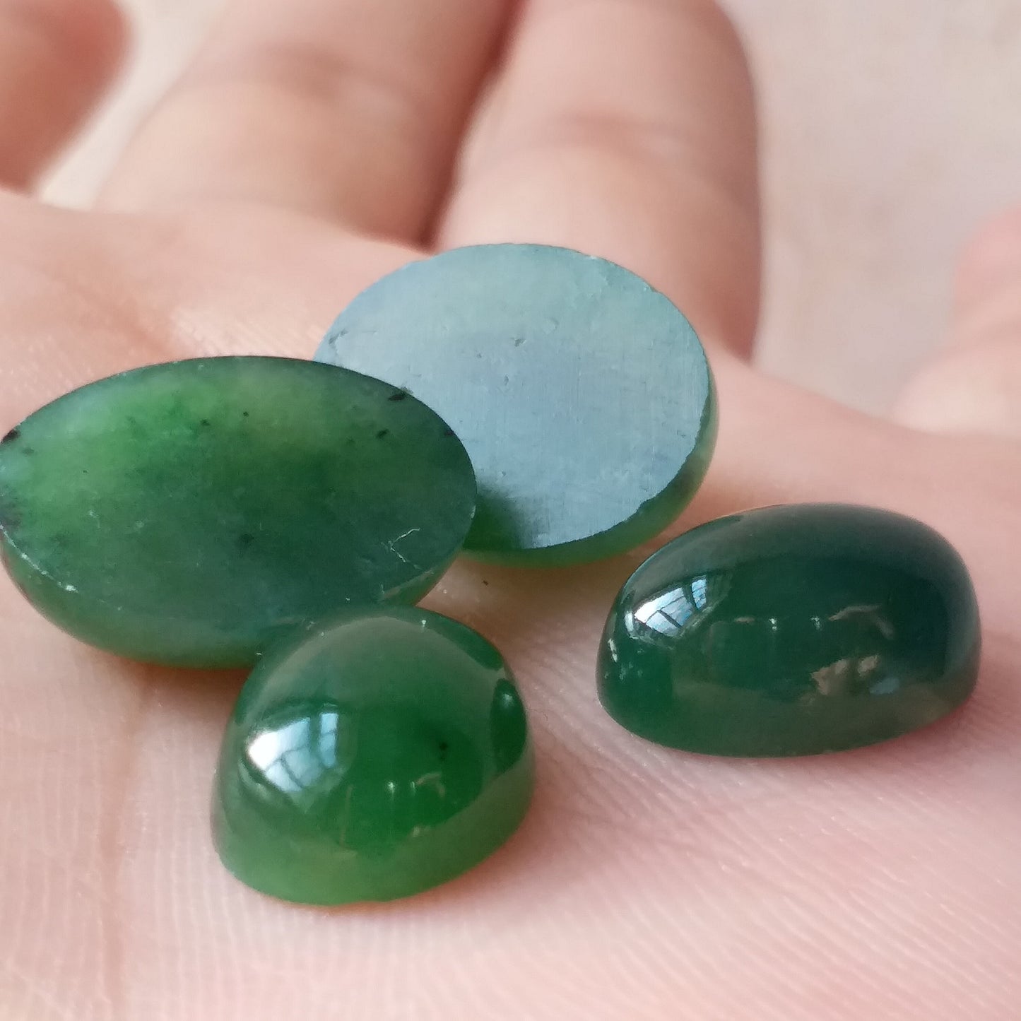 10 STÜCK KLEIN 4*6mm Oval Cab Cabochon Natürliche kanadische Jade Nephrit Grüner Edelstein Jaspis Grünstein Pounamu Perlen Perle Maori Stil NZ Jade