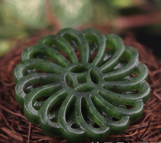 Flower Hollow Green Nephrite Pendant Necklace NZ Greenstone jasper BC Pounamu Children Canadian Gemstones grüner Beads яшма Chinese jadeware