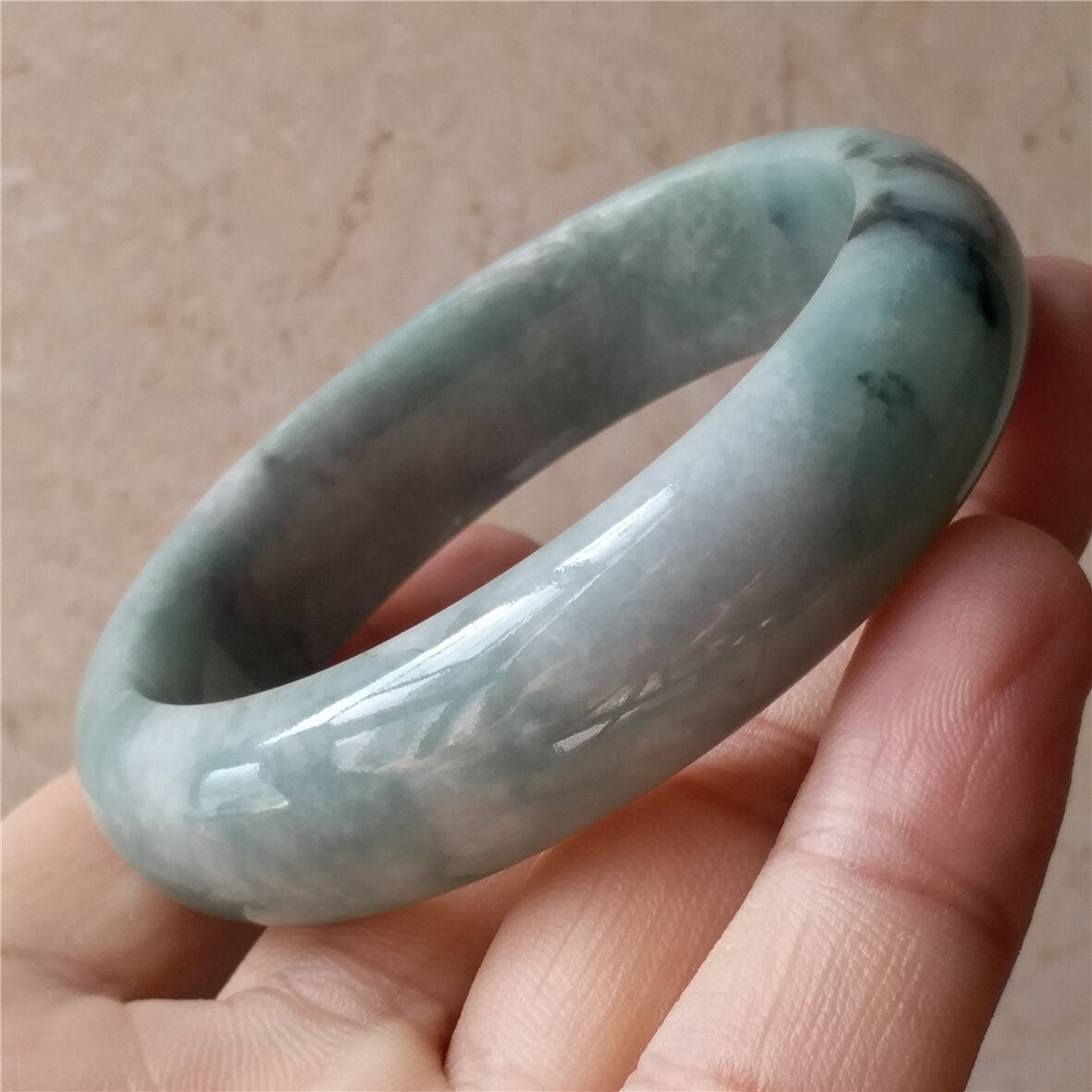 55,5 mm hellgrüner natürlicher Jade der Güteklasse A, handgeschnitztes Armband, Armreif, Damenkette, Jadeit, Typ A-Stein, Armreife