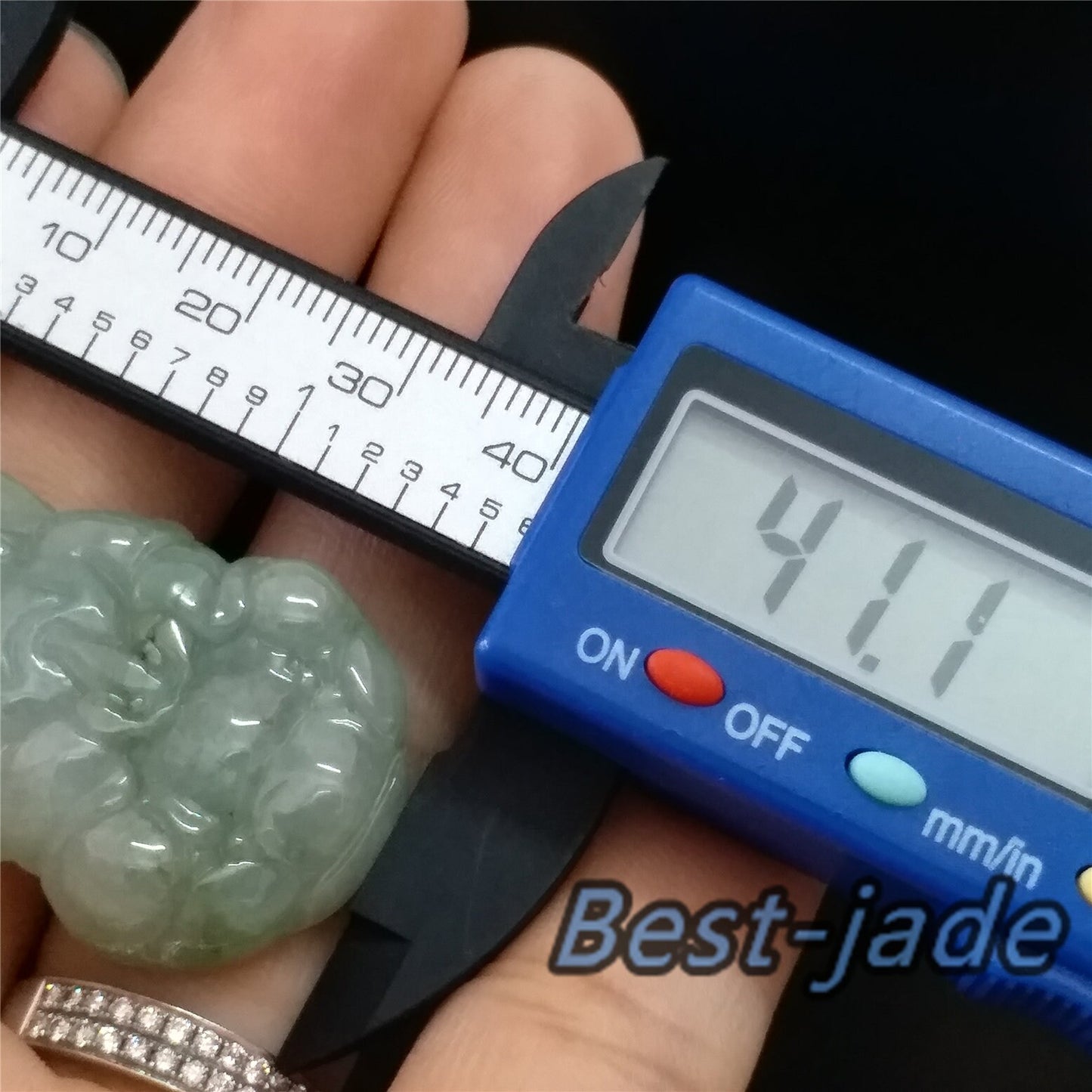 Guanyin Grade A Jade Natural Green Burma Jadeite Beads Hand Carved KWAN YIN Lady pendant Gemstone Type A Jadeite 翡翠 飘花观音挂件