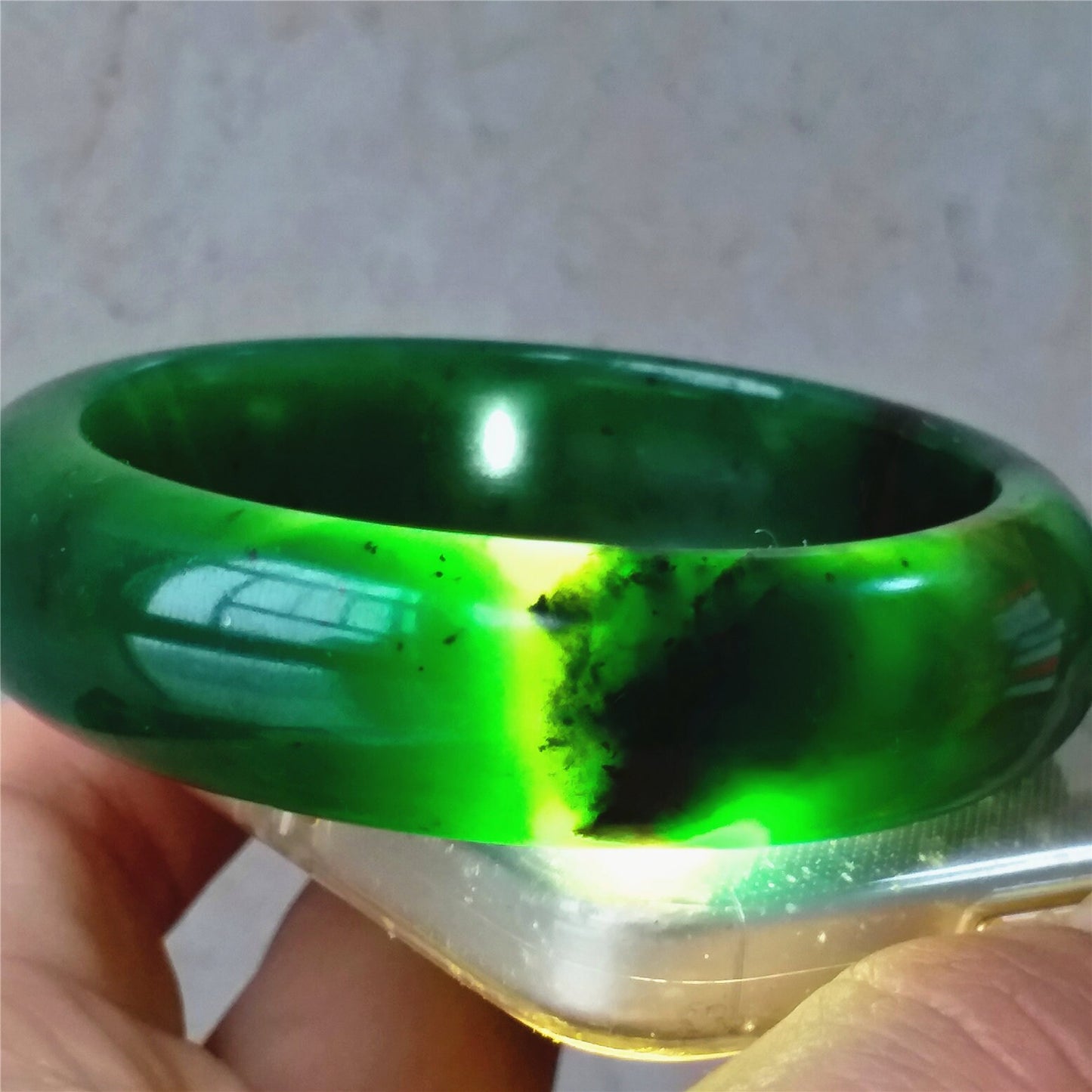 52.8mm Grade A Nephrite Round bangle Natural Green stone Canadian Jade Bracelet Pounamu Nephrite  Jade lady Canadian Jasper BC Greenstone 02