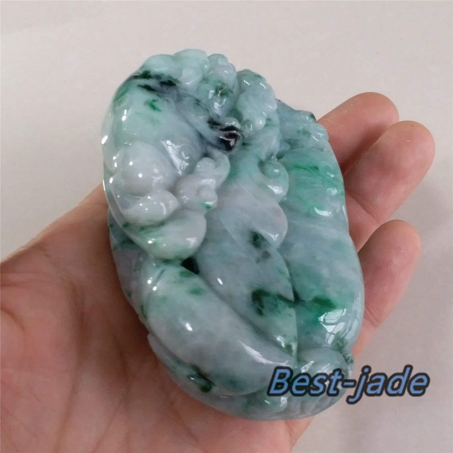 Natural Green Dragon Hand held Massage Jadeite  Hand craved Natural Burma Jade BEADS Anhänger Gemstone Hanging A stone