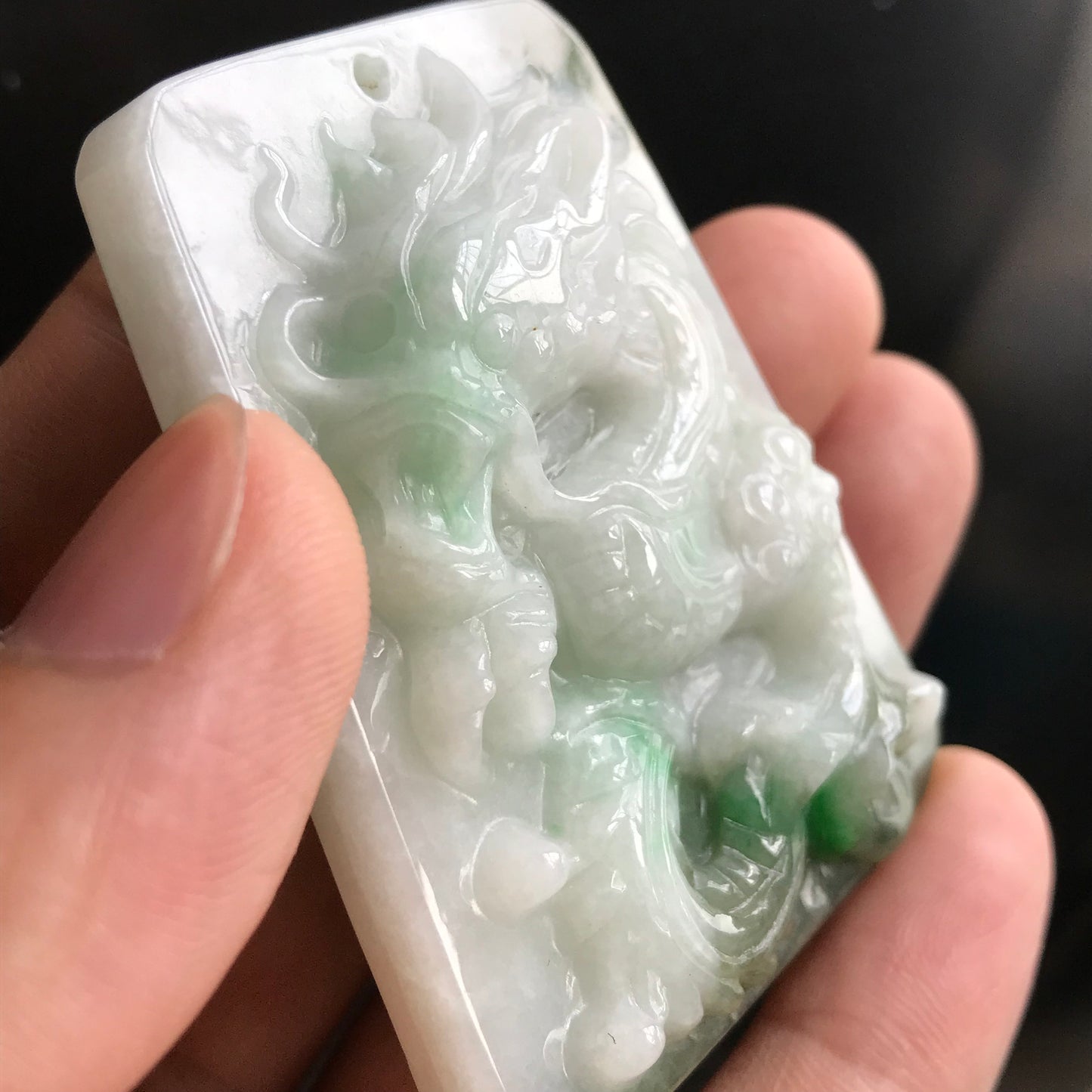 Natural Grade A JADE Green Burma Jadeite Dragon Hand craved Men's pendant necklace Myanmar A Type Stone 飘花带绿料翡翠A货