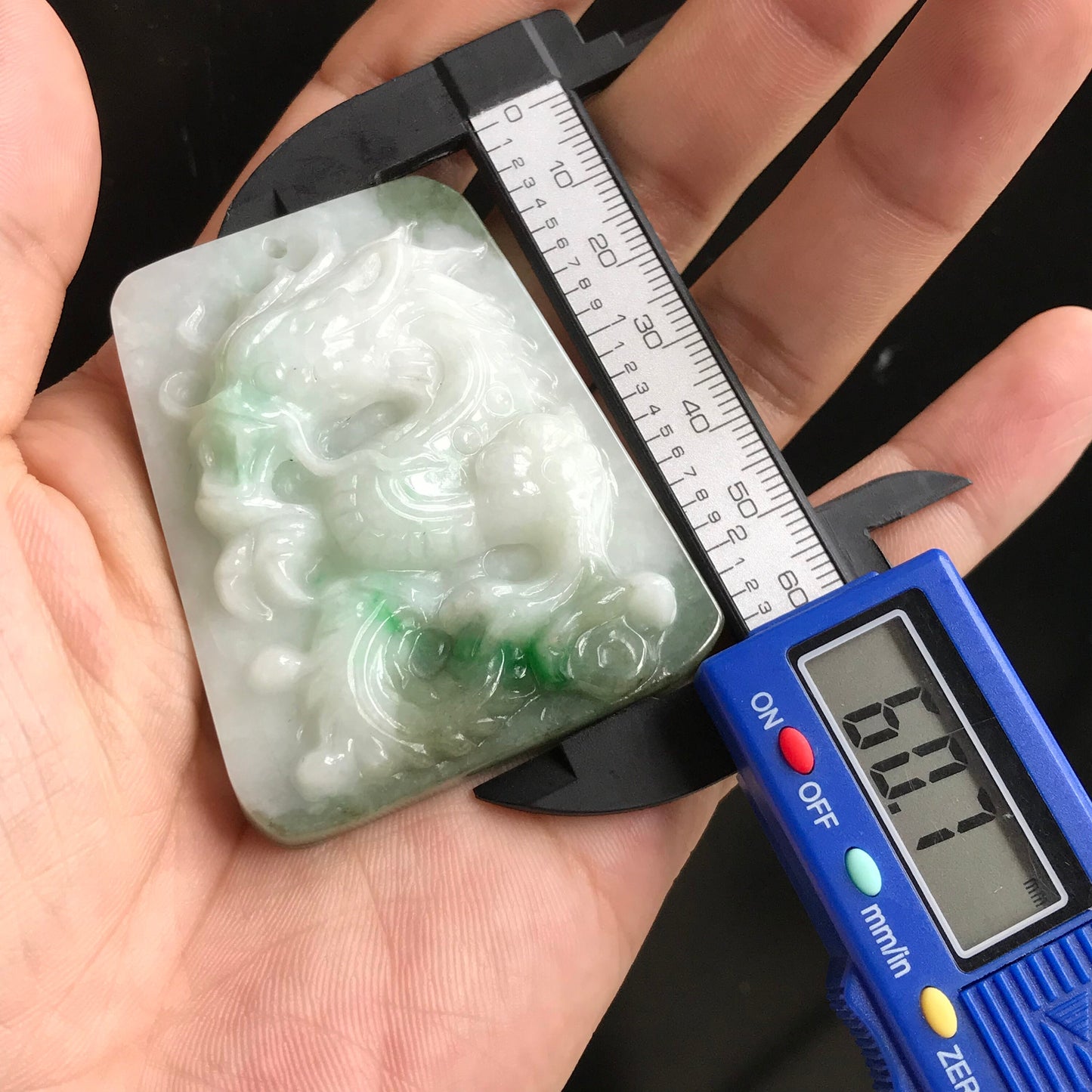 Natural Grade A JADE Green Burma Jadeite Dragon Hand craved Men's pendant necklace Myanmar A Type Stone 飘花带绿料翡翠A货