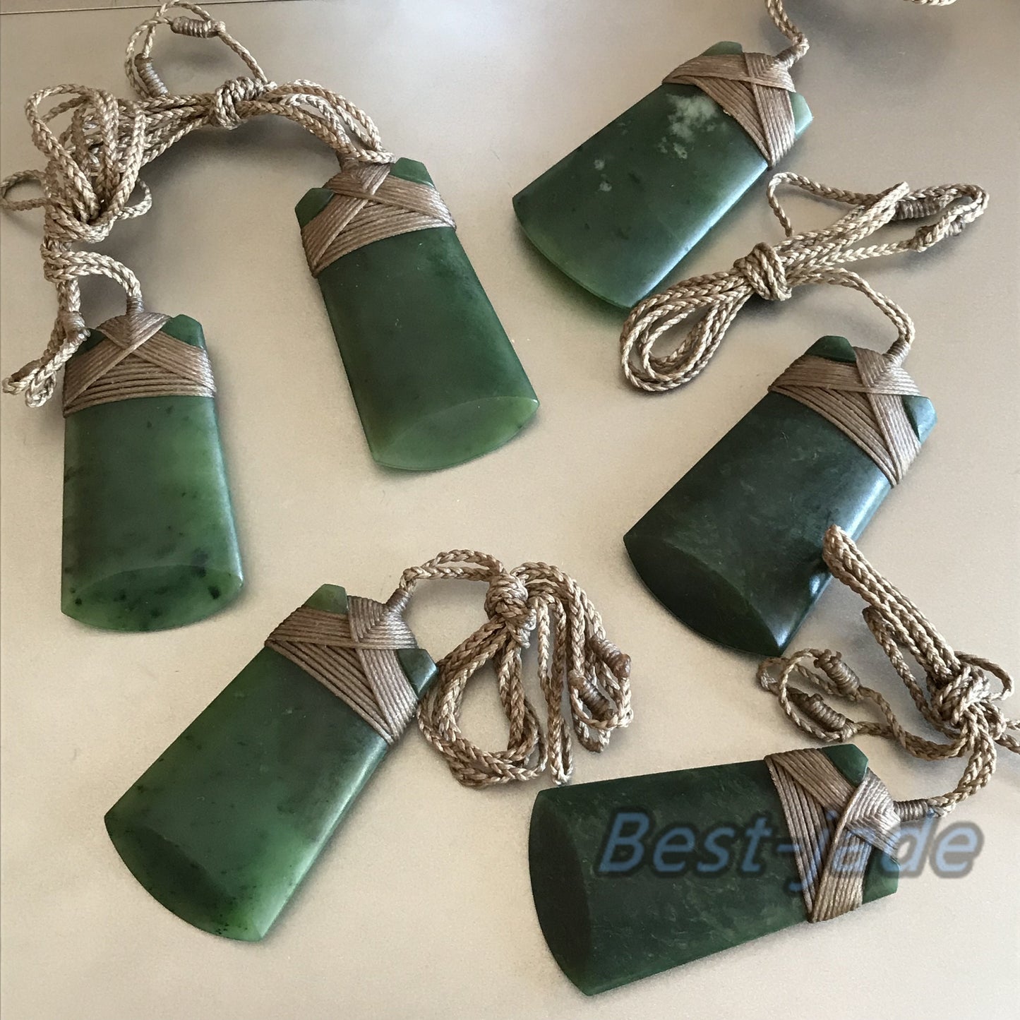 Natural Green nephrite Axe Pendant NEW ZEALAND jade Hatchet Maori Style NZ Nephrite Dull polishing Pounamu Bc Canadian jade Aquaman Necklace