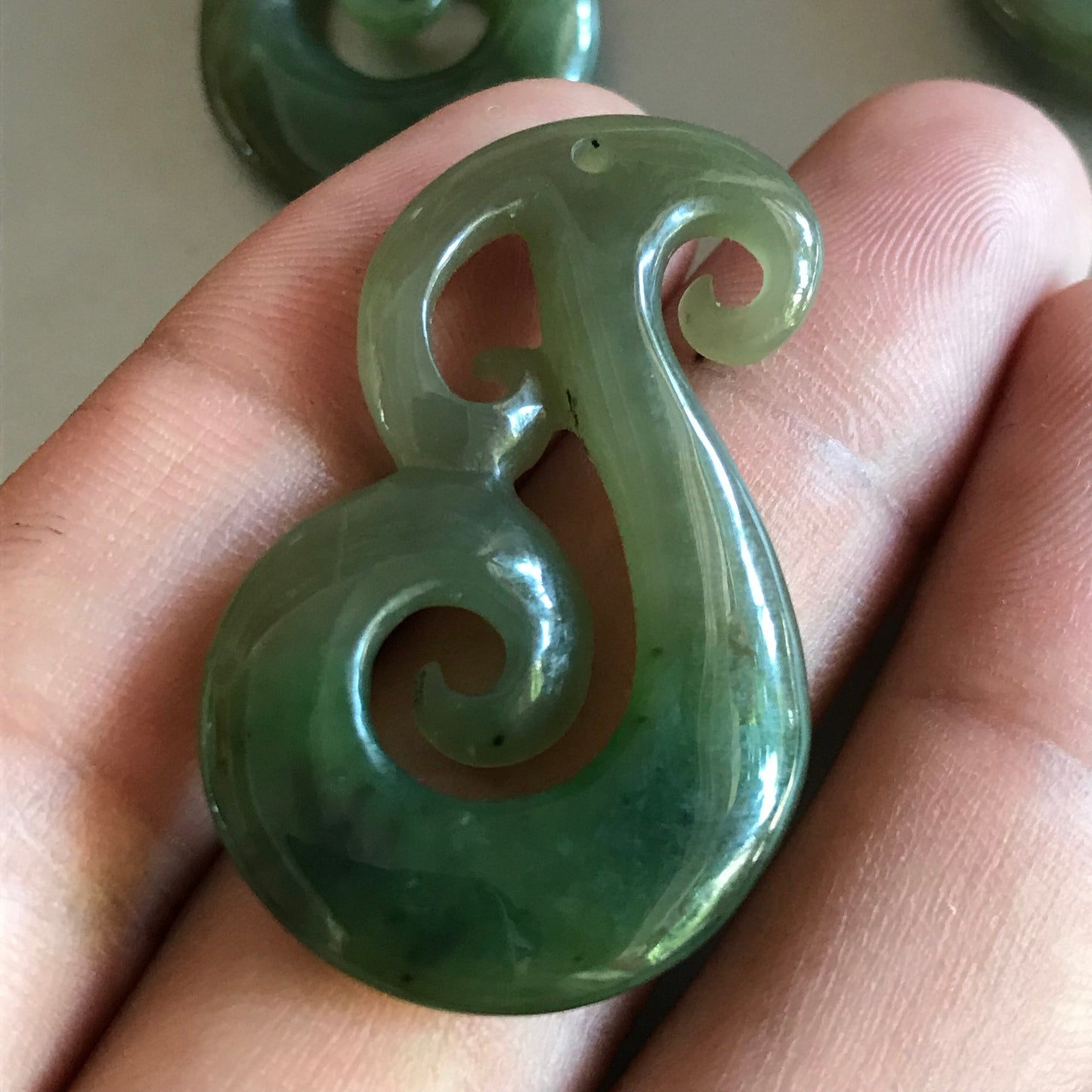 Genuine Green nephrite Hook Pendant NEW ZEALAND jade Maori Style NZ Nephrite Greenstone Pounamu Bc Canadian jasper Aquaman Necklace