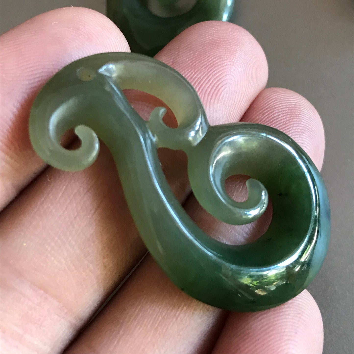 Genuine Green nephrite Hook Pendant NEW ZEALAND jade Maori Style NZ Nephrite Greenstone Pounamu Bc Canadian jasper Aquaman Necklace