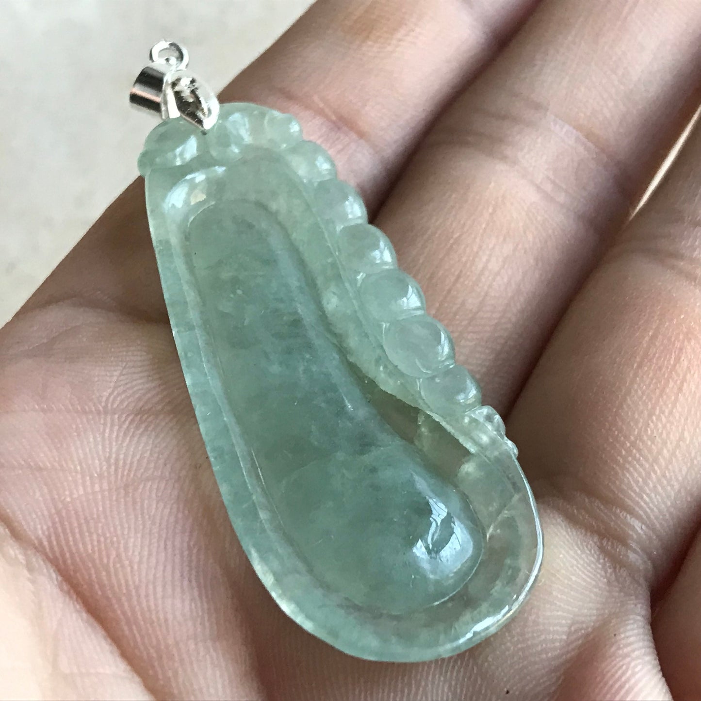 Ice Grade A Jadeite Natural Green Burma jade Lady pendant with 925 Silver clasp Lady necklace Type A stone 豆色冰种翡翠A货