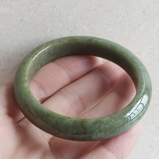 56mm Round bangle Grade A Jade Natural green Burma jadeite Lady Bracelet Ice green Type A stone small hand female bangle  翡翠飘花手镯