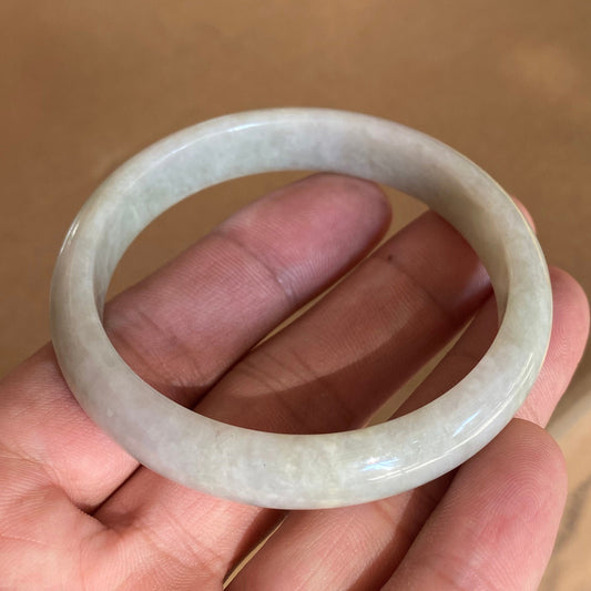 55.6mm Grade A Jade Natural green Round bangle Myanmar jadeite Lady Bracelet Ice green Type A stone small hand female bangle  翡翠飘花手镯