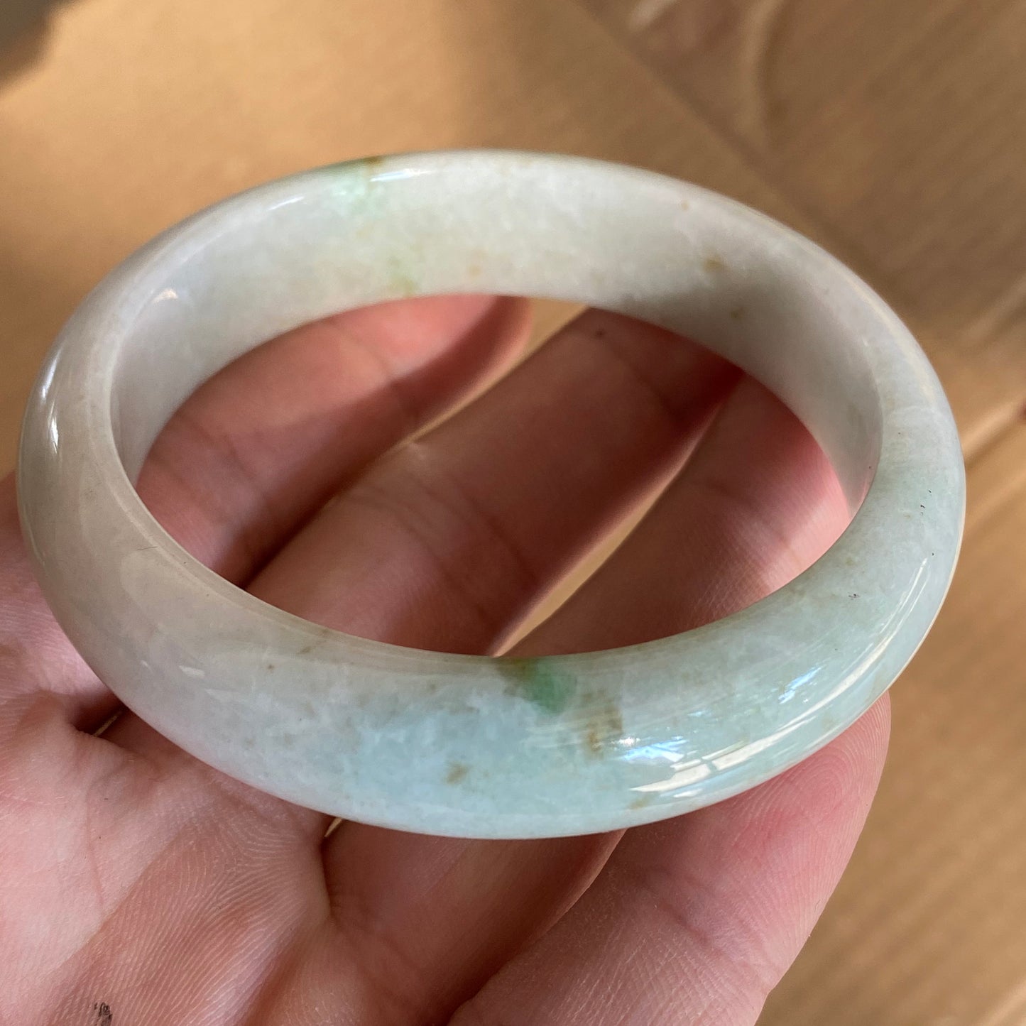 58 mm Jade der Güteklasse A, natürlicher grüner runder Armreif, Damenarmband aus Myanmar-Jadeit, eisgrüner Stein vom Typ A, kleiner weiblicher Armreif, 翡翠飘花手镯