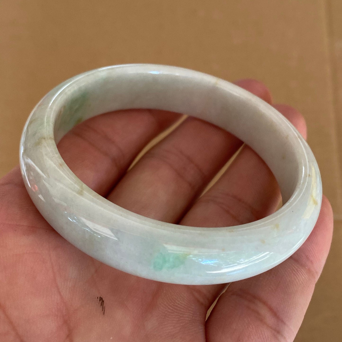 56,8 mm Jade der Güteklasse A, natürlicher grüner runder Armreif, Damenarmband aus Myanmar-Jadeit, eisgrüner Stein vom Typ A, kleiner Hand-Frauenarmreif 翡翠飘花手镯