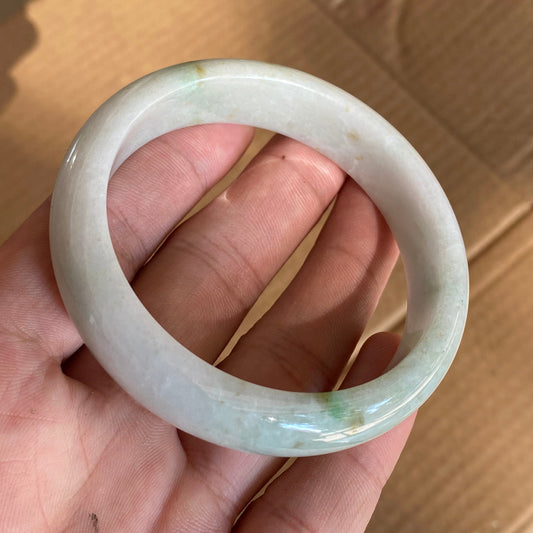 58 mm Jade der Güteklasse A, natürlicher grüner runder Armreif, Damenarmband aus Myanmar-Jadeit, eisgrüner Stein vom Typ A, kleiner weiblicher Armreif, 翡翠飘花手镯