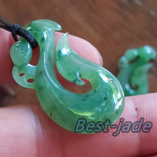 Genuine Green nephrite Hook Pendant NEW ZEALAND jade Maori Style NZ Nephrite Greenstone Pounamu Bc Canadian jasper Aquaman Necklace