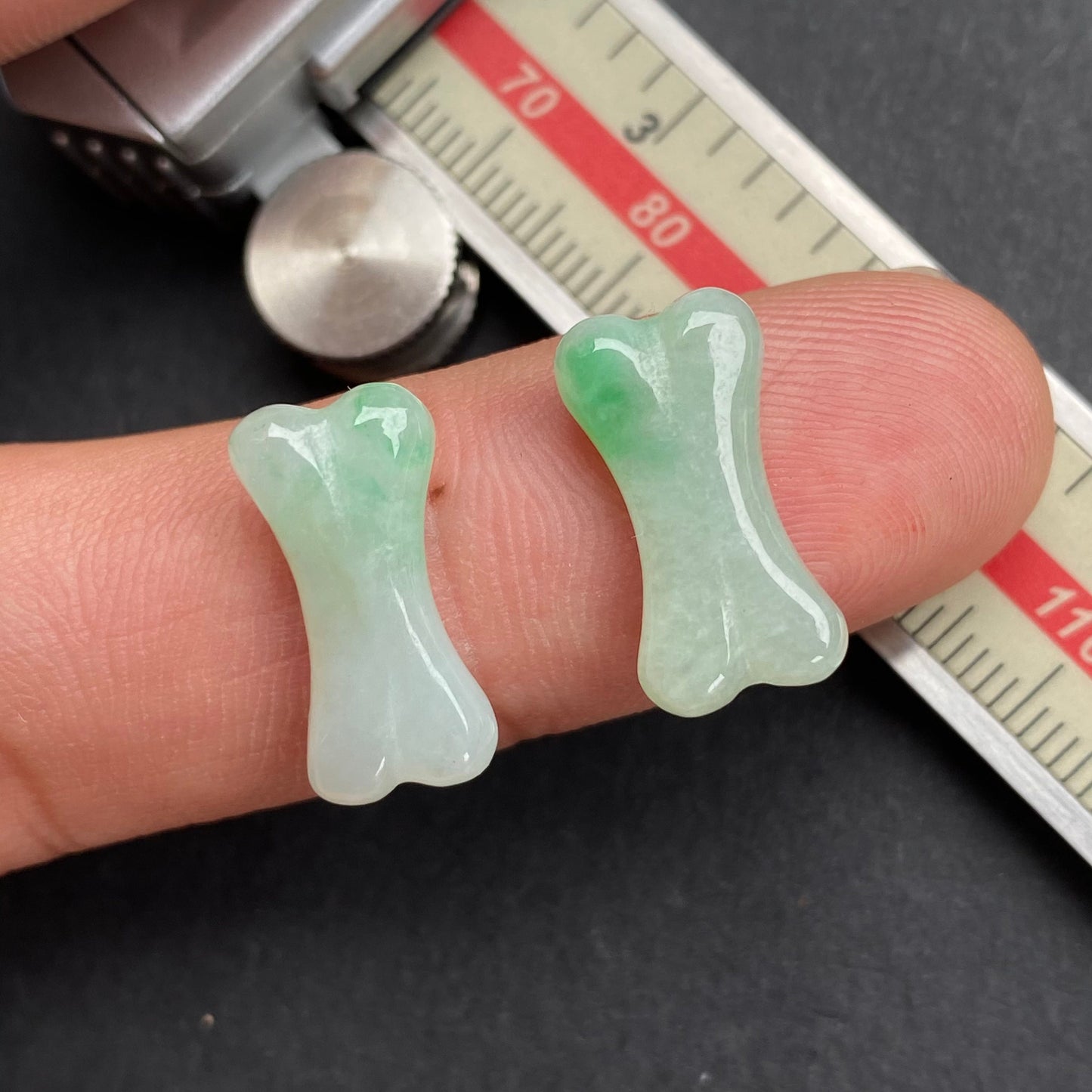 1pair small bone shape Grade A Jade  Natural green Jade no hole beaded Burma Jadeite Beads earrings drop jewelry gift