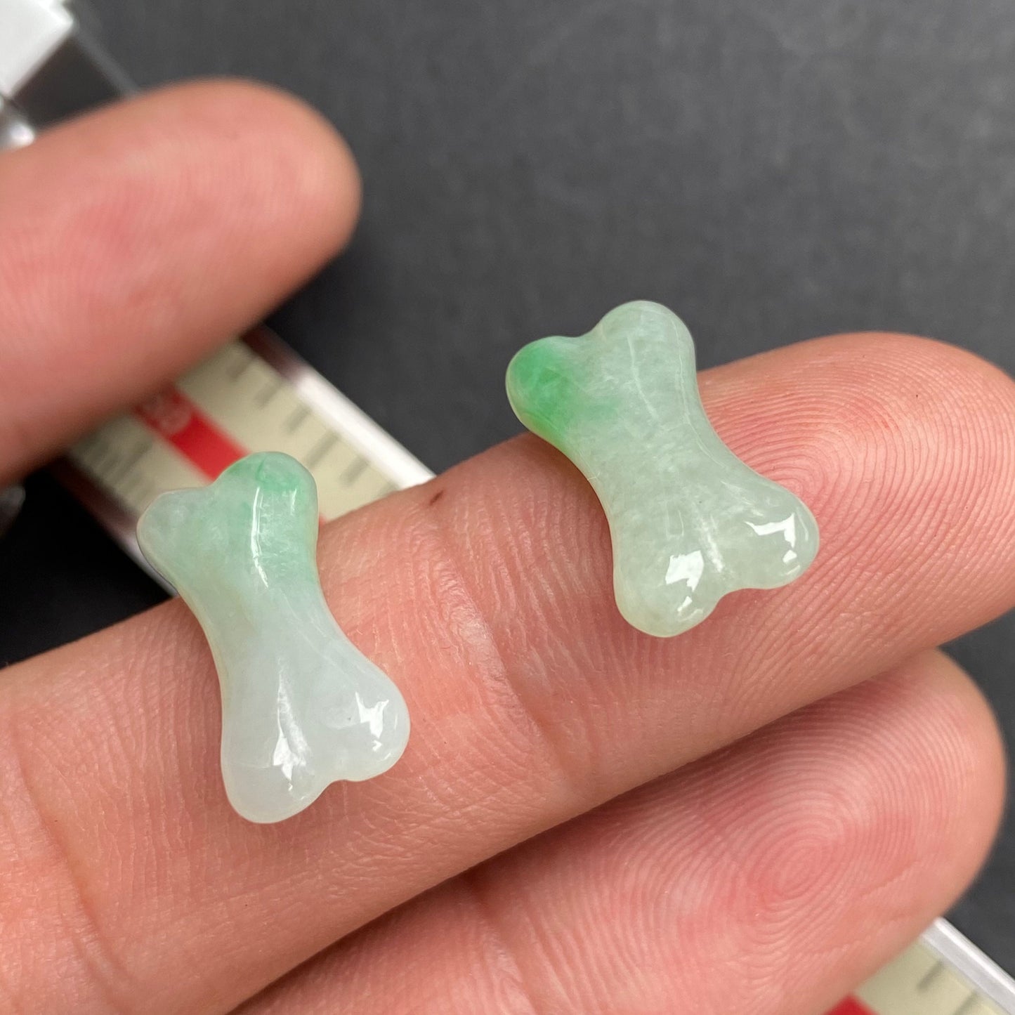 1pair small bone shape Grade A Jade  Natural green Jade no hole beaded Burma Jadeite Beads earrings drop jewelry gift