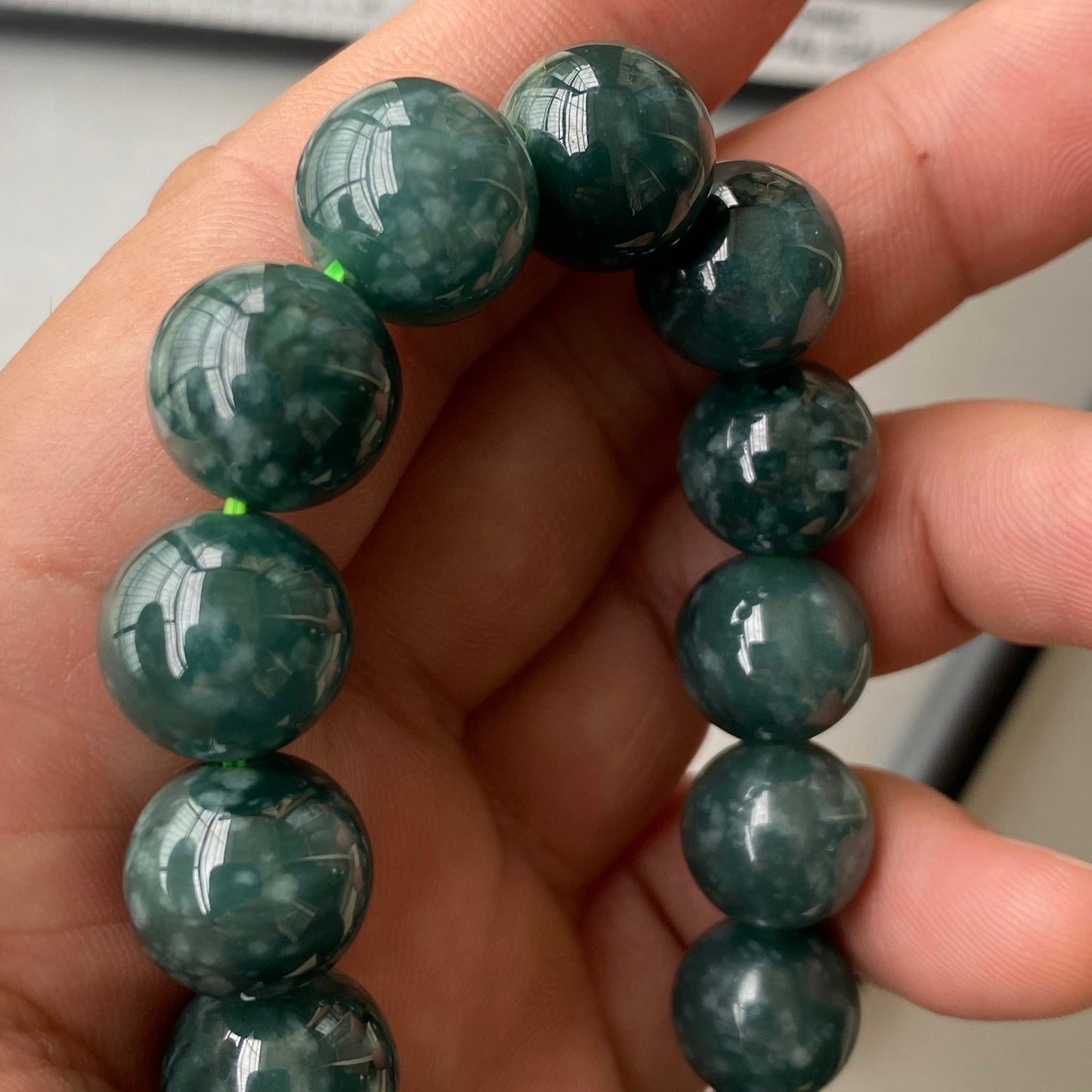 Wunderschöner natürlicher guatemaltekischer Jadeit, durchscheinende blaue Jade der Güteklasse A, rundes Perlenarmband, Guatemala-Jade, weiblicher Schmuck, Jade-Geschenk