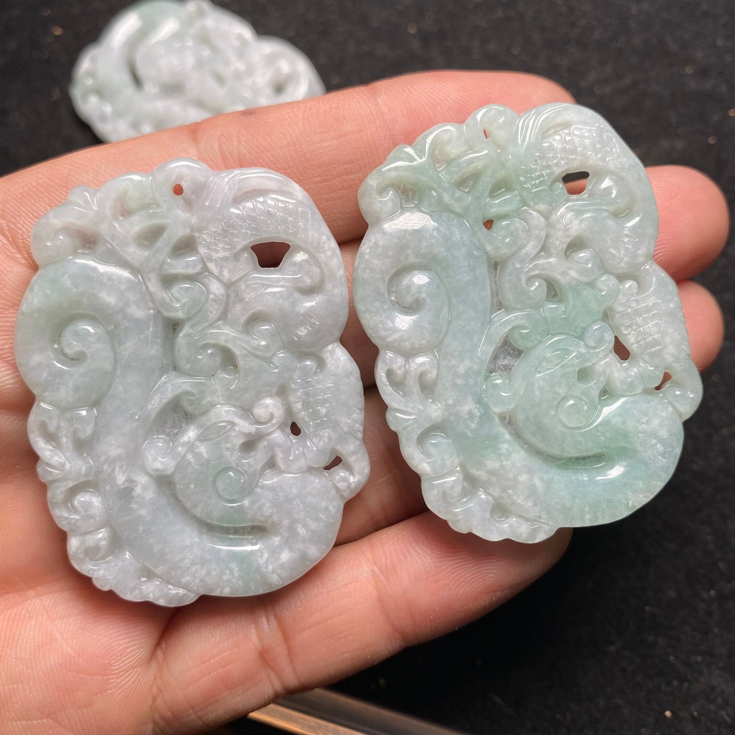 1 STÜCK Vintage Grade A Natürlicher Drache und Phönix Grüner Jade ICE Jadeit Chinesischer Valentinstag Anhänger Le Retro Hochzeitstag Geschenk