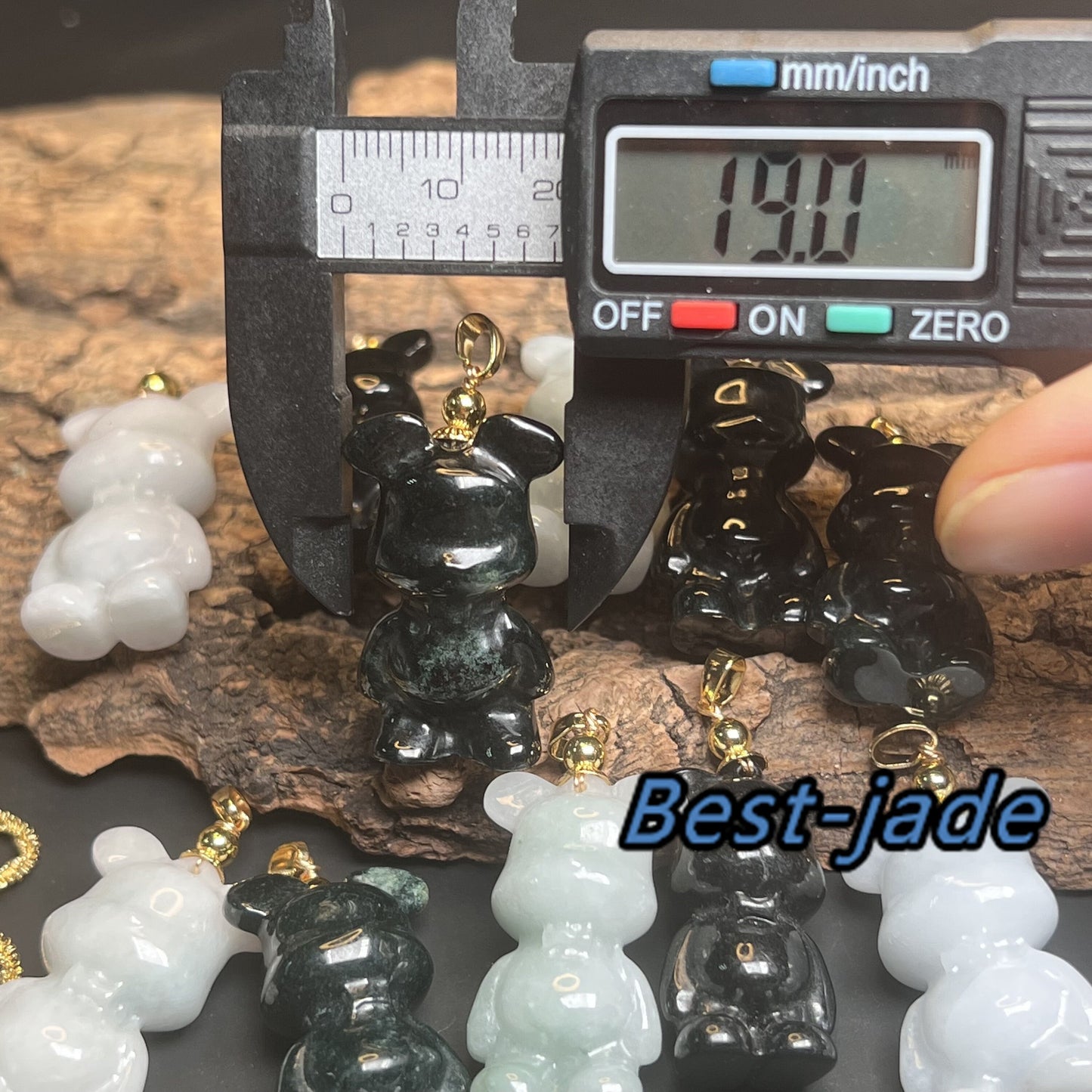 Bär Anhänger Natur Grün Grade A Jade Burma Jadeit 3D Cartoon Ohrringe 14k vergoldet Bügel schwarze Jade Geburtstag Jade Geschenk