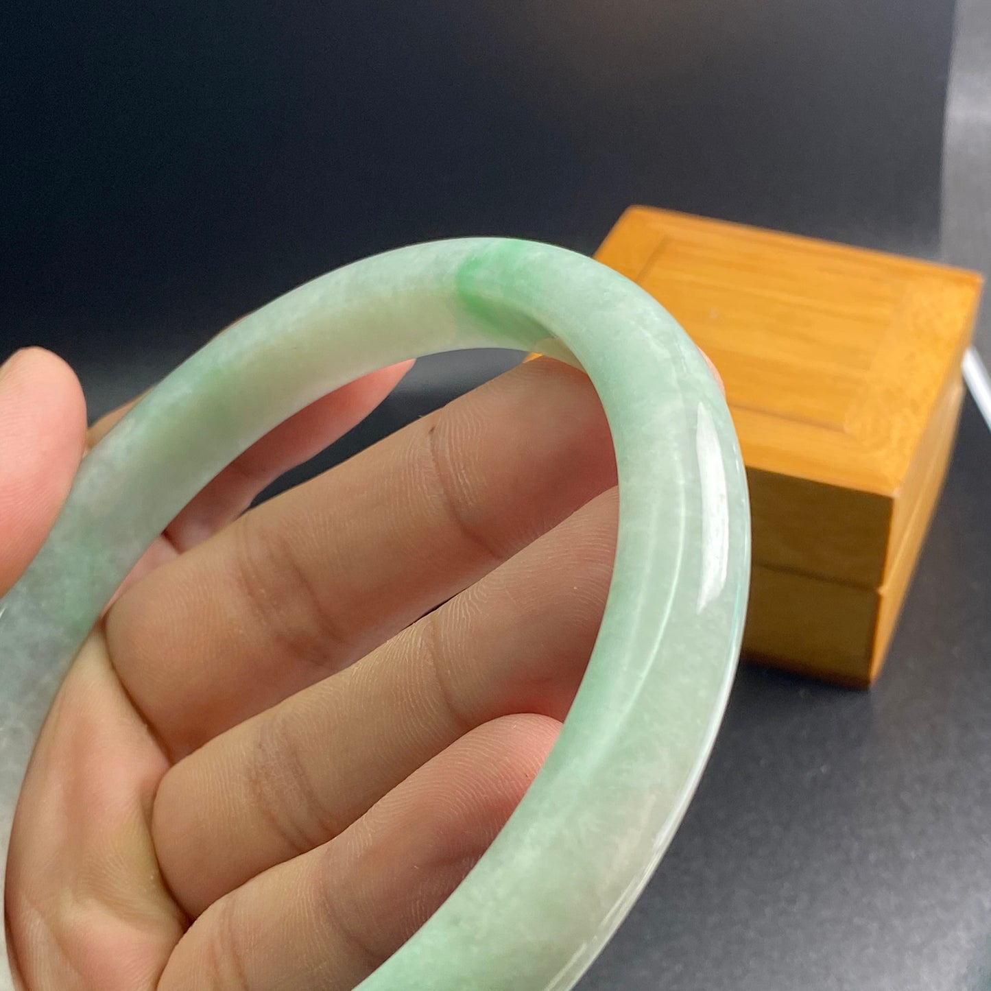 Huge 82.6mm Grade A Jade Natural green Big Round bangle Burma jadeite Lady Bracelet Type A stone small hand female bangle  翡翠飘花手镯